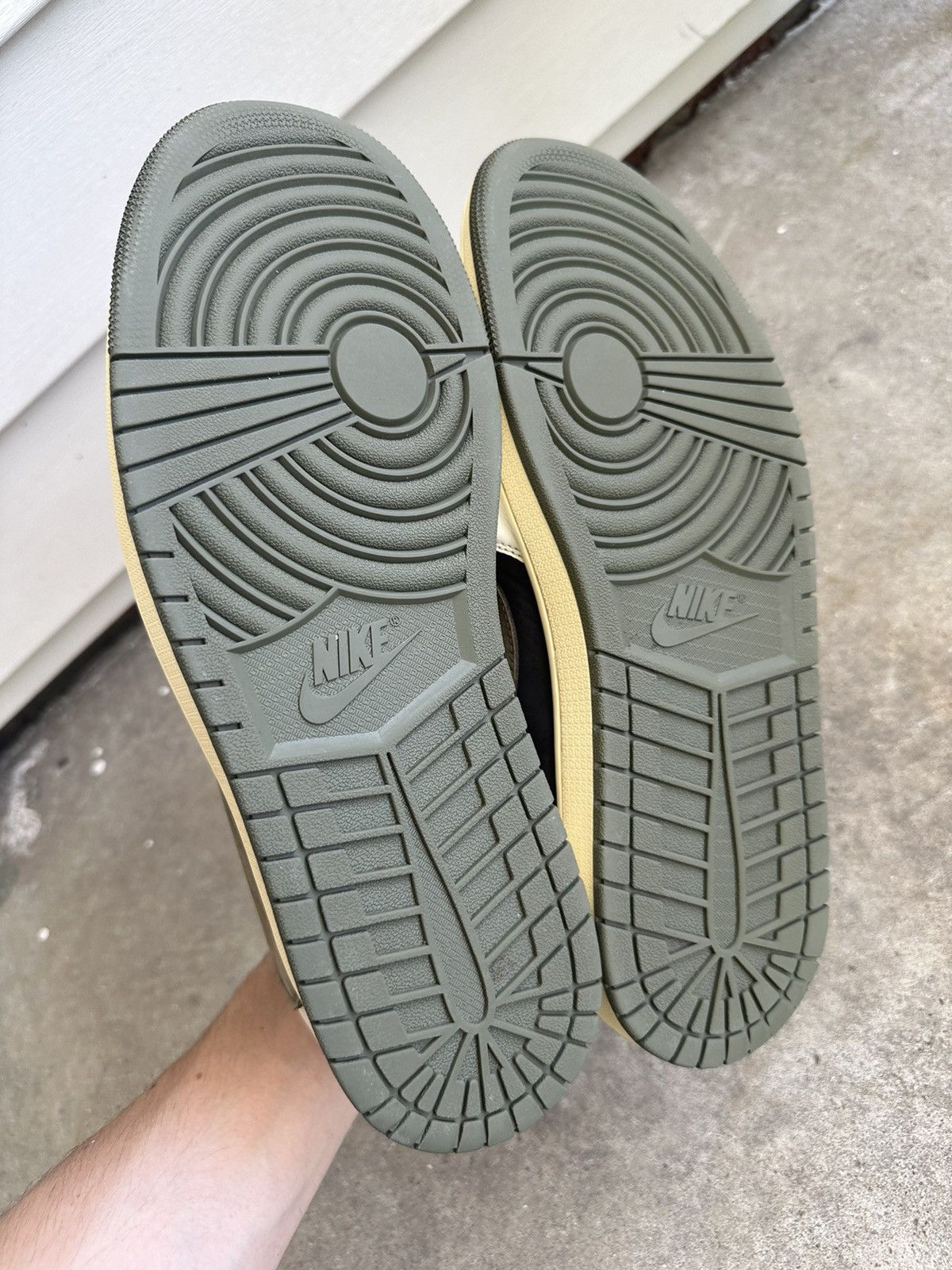 Jordan Brand × Travis Scott Air Jordan 1 Retro Low Travis Scott Olive size 14.5w 13m Size US 13 / EU 46 - 5 Thumbnail