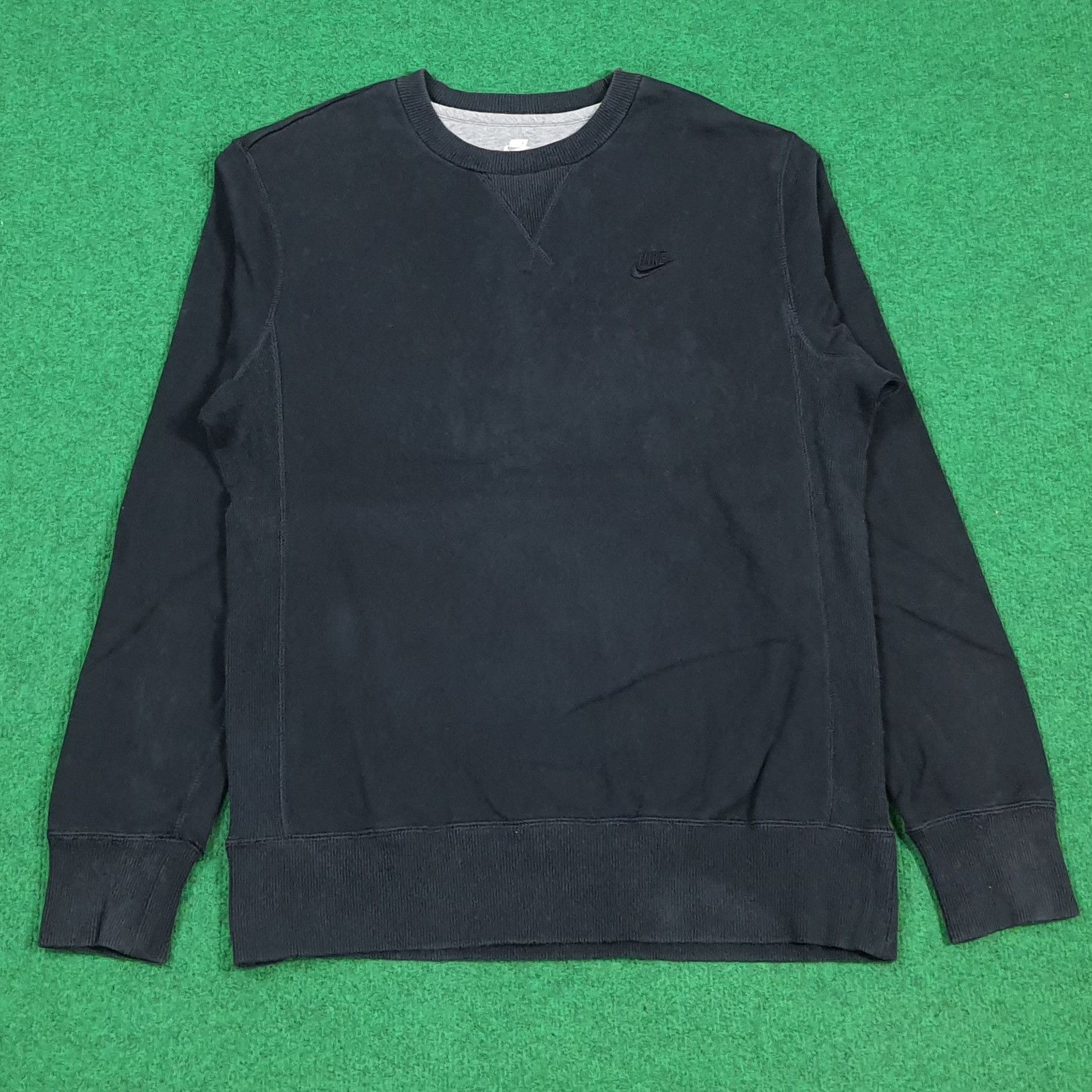 Nike Vintage Nike Embroidery Logo Crewneck Sweatshirt C303N13 Size US M / EU 48-50 / 2 - 1 Thumbnail