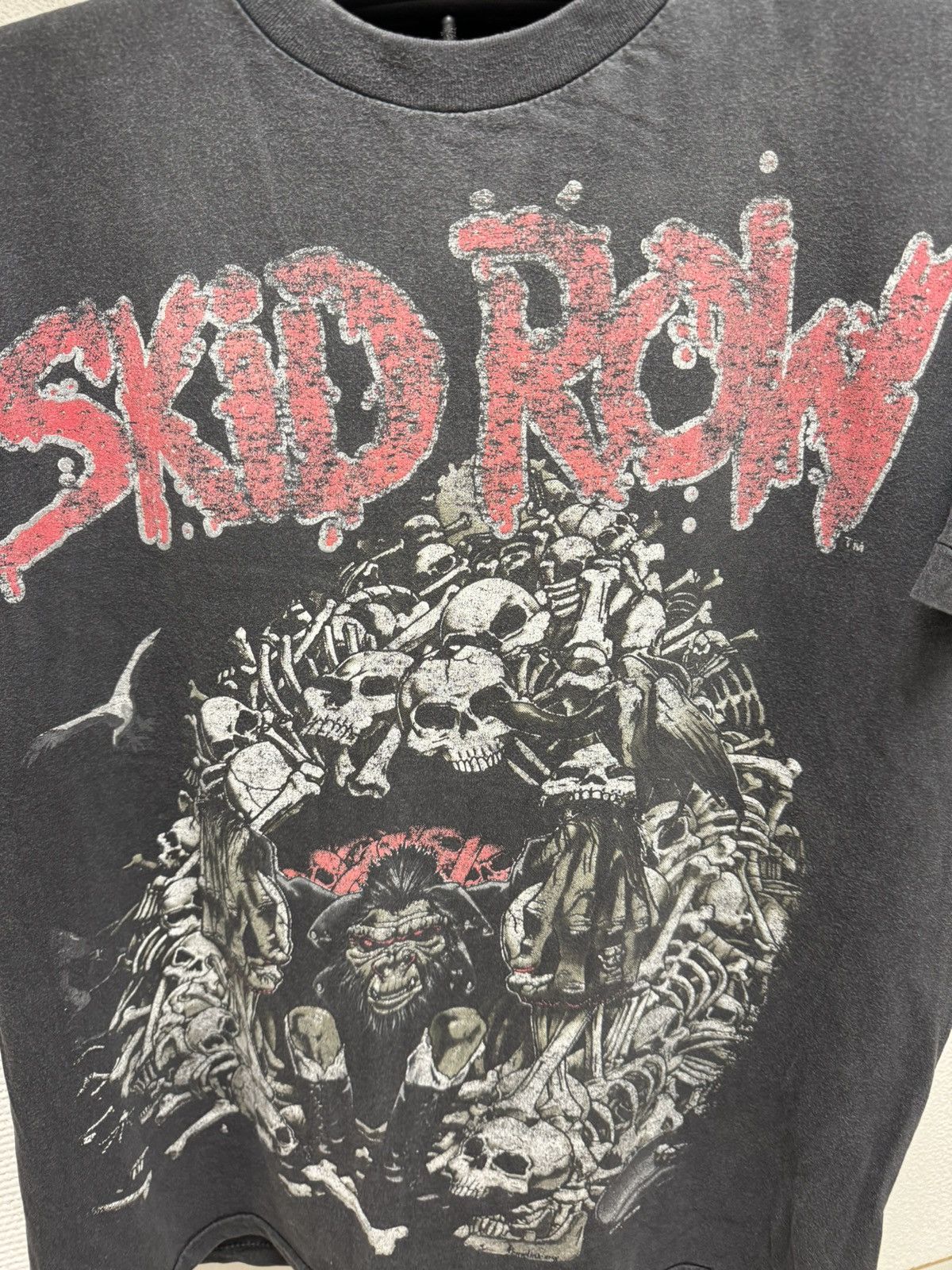 Band Tees Skid Row vintage t-shirt 1991 single stich Xl rock band Size US XL / EU 56 / 4 - 8 Thumbnail