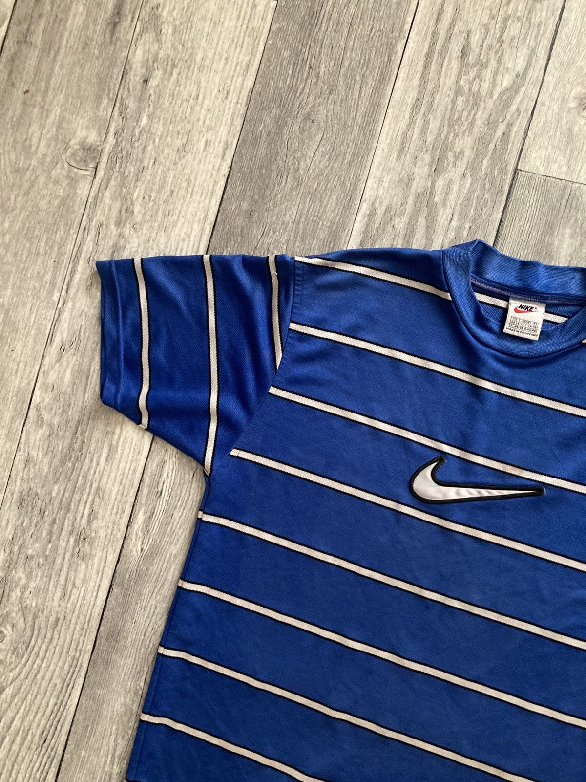 Nike Vintage nike striped central swoosh logo tee y2k drip opium Size US S / EU 44-46 / 1 - 5 Thumbnail
