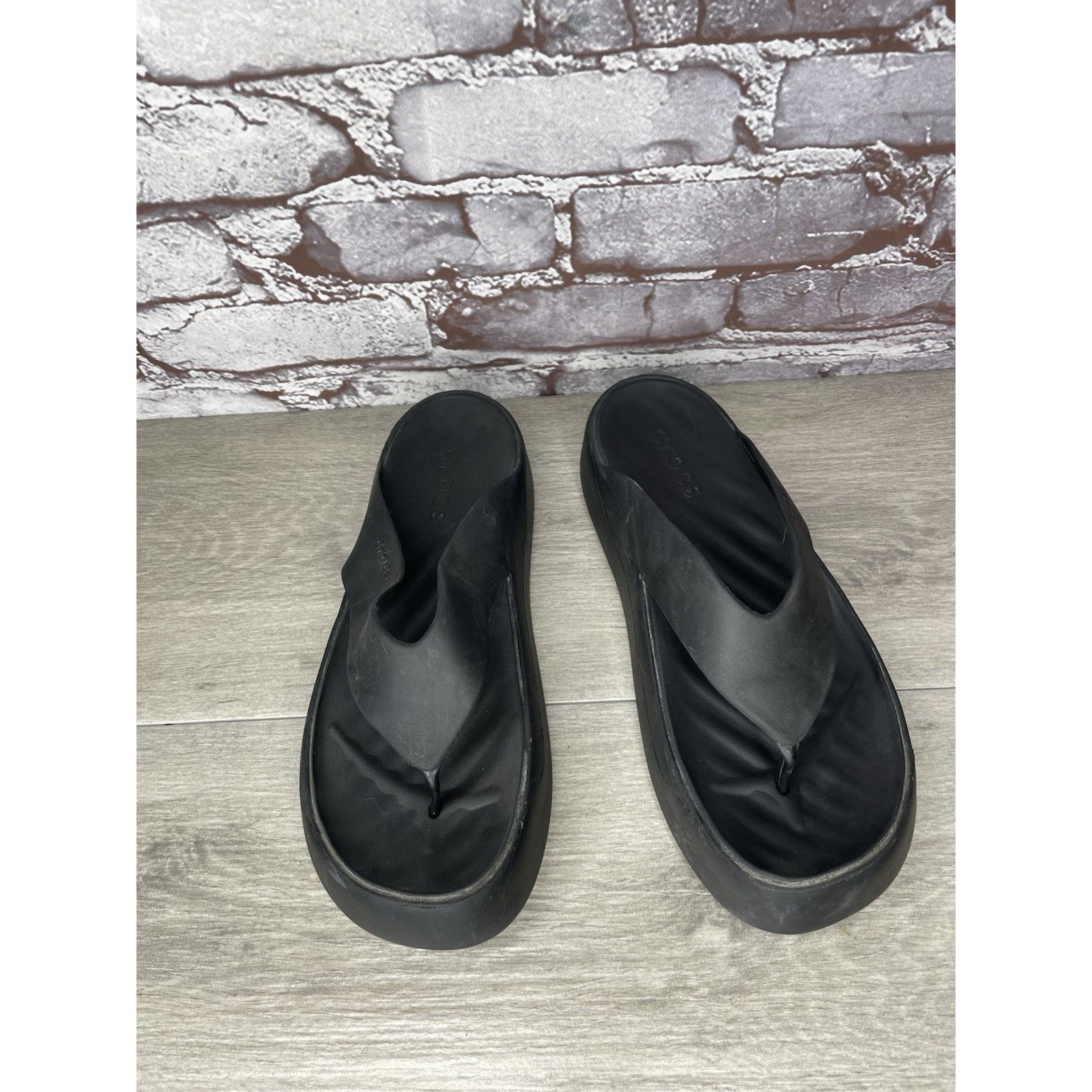 Crocs Crocs Getaway Black Rubber Platform FlipFlops Beach Sandals Size US 10 / IT 40 - 8 Thumbnail