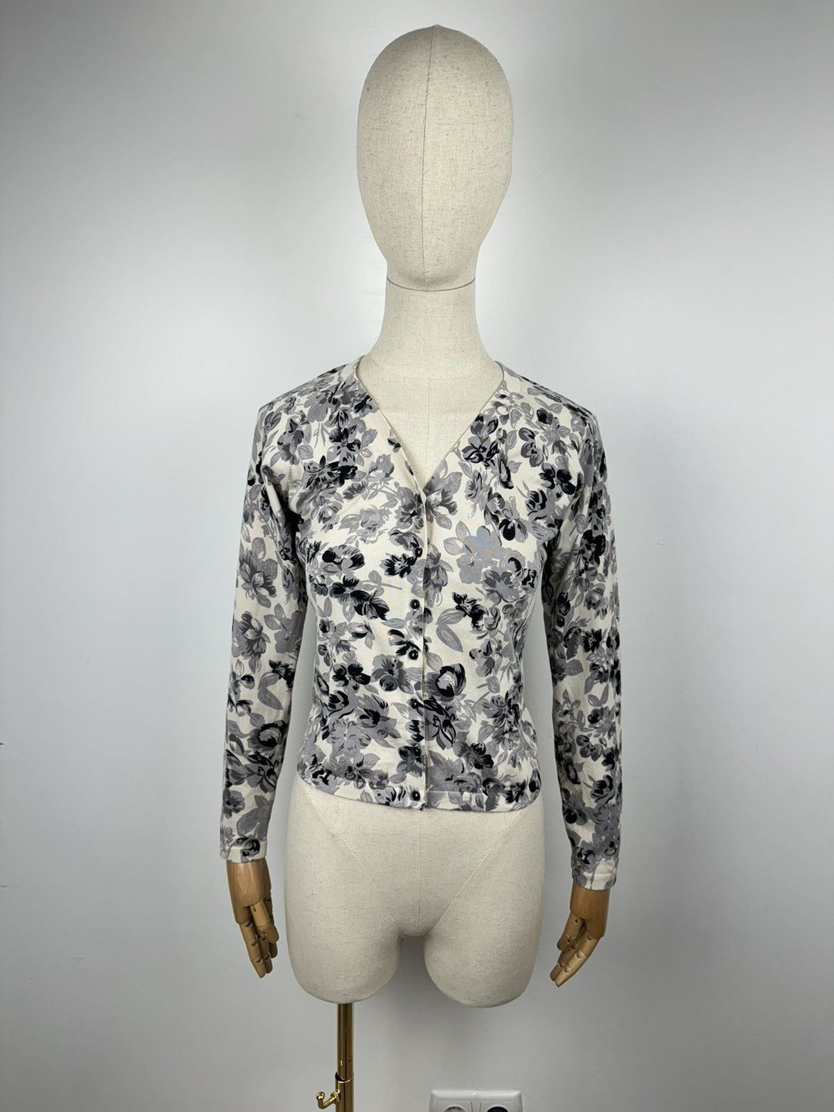 Weekend Max Mara Women’s Weekend Max Mara Cardigan Sweater size US10 Size L / US 10 / IT 46 - 1 Thumbnail
