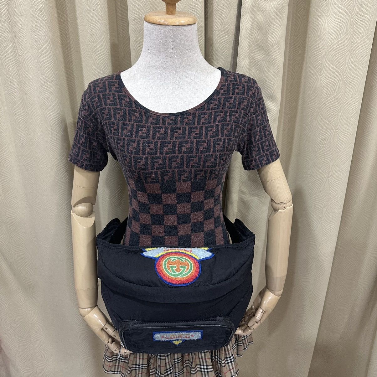Gucci GUCCI BLACK NYLON TERRY CLOTH 80s LOGO PATCH WAIST BAG 29 Size ONE SIZE - 21 Thumbnail