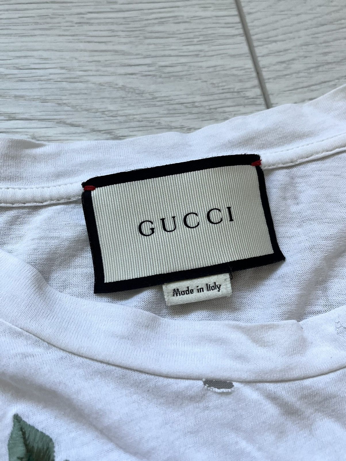 Gucci ★0% TAX★ GUCCI FLORAL-EMBROIDERED LOGO DISTRESSED COTTON TEE Size US M / EU 48-50 / 2 - 6 Thumbnail