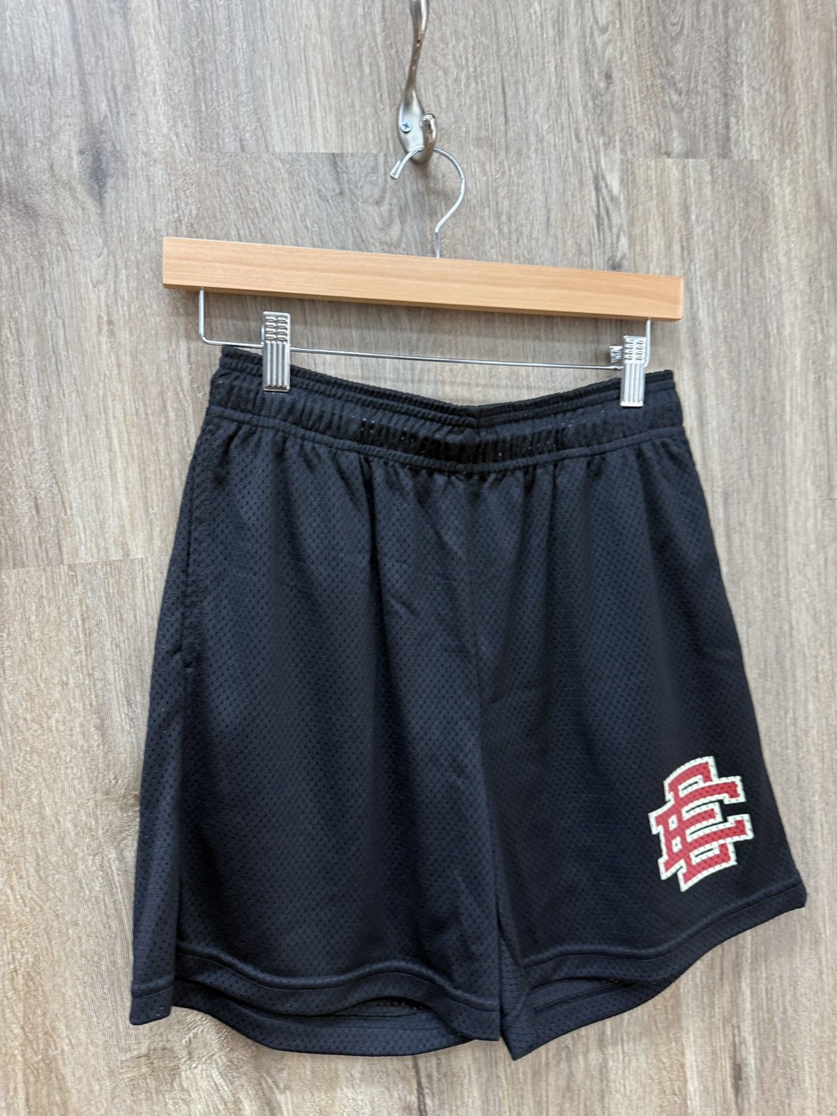 Eric Emanuel Eric Emmanuel Red Logo Shorts Size US 31 - 2 Thumbnail