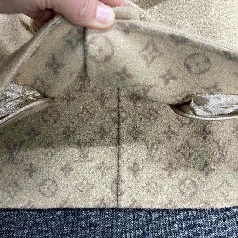 Louis Vuitton Louis Vuitton Khaki full print coat Size XXS / US 00 / IT 34 - 7 Thumbnail