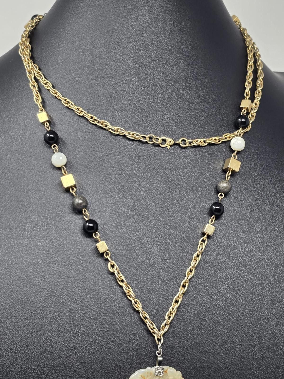 Monet SIGNED MONET 38" Vintage Jadeite Carved Gold Tone Necklace Size ONE SIZE - 5 Thumbnail