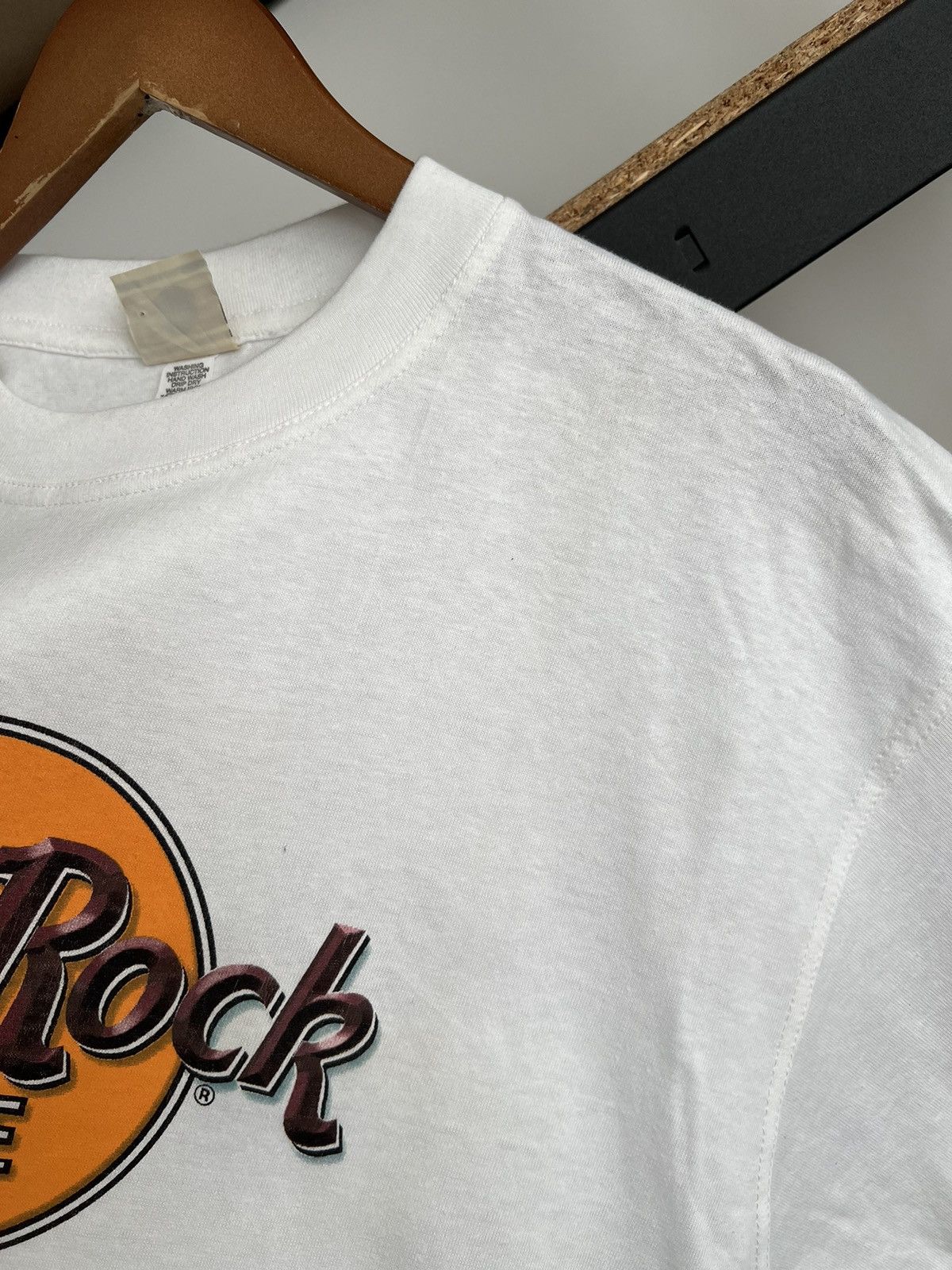 Hard Rock Cafe Vintage 90s Hard Rock Cafe Surfers Paradise White T-shirt Size US XL / EU 56 / 4 - 13 Thumbnail