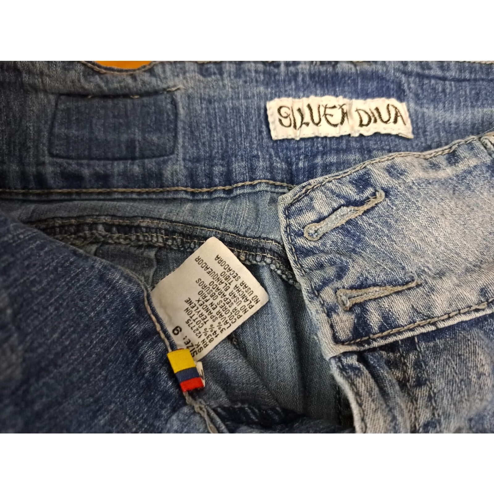 Vintage Silver Diva Jeans Women Size 9 Blue Embroidered Straight 25-26inch waist 30inch inseam Size 30" / US 8 / IT 44 - 3 Thumbnail