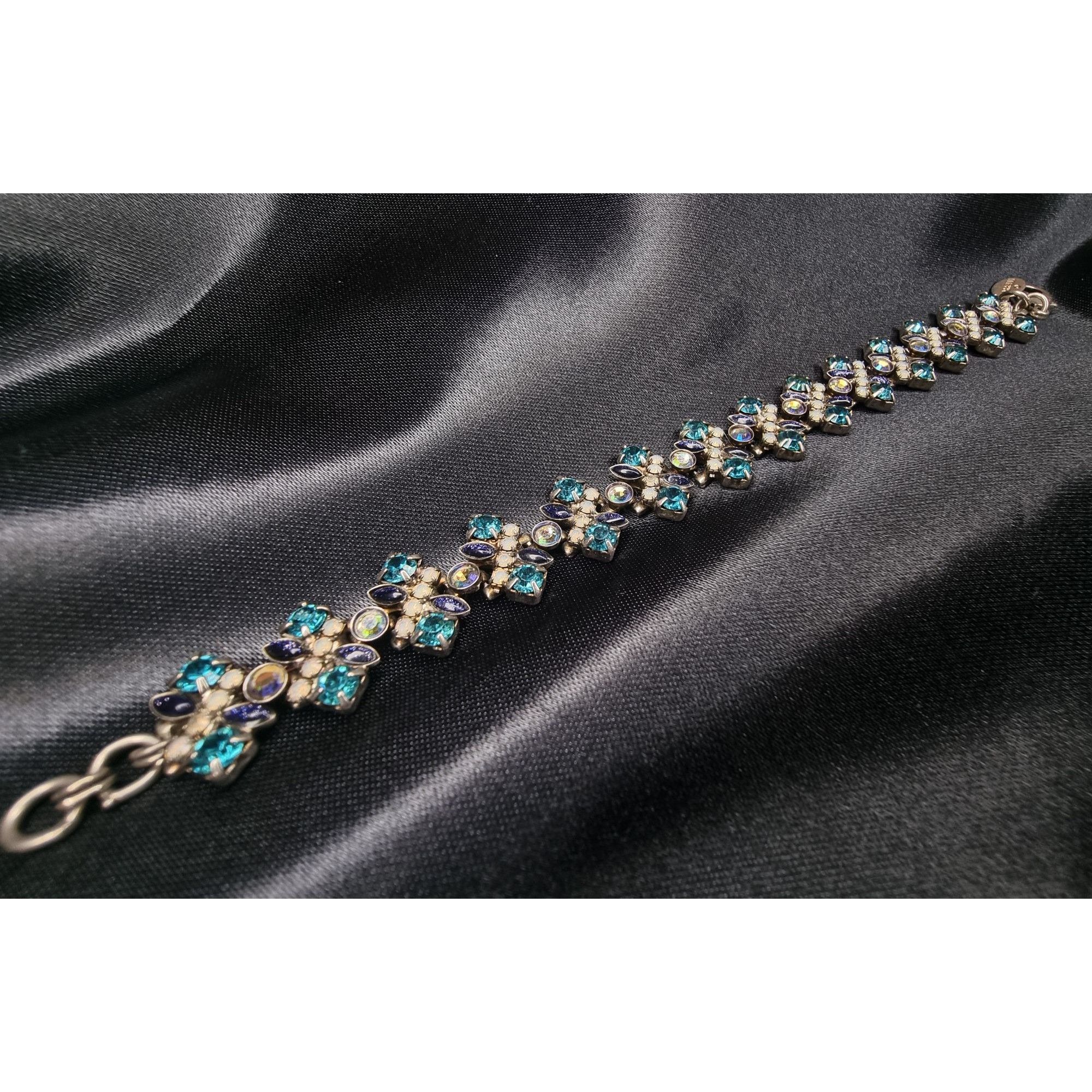 Vintage Vintage Sorrelli Crystal Floral Bracelet With Blue Purple & Size ONE SIZE - 4 Thumbnail