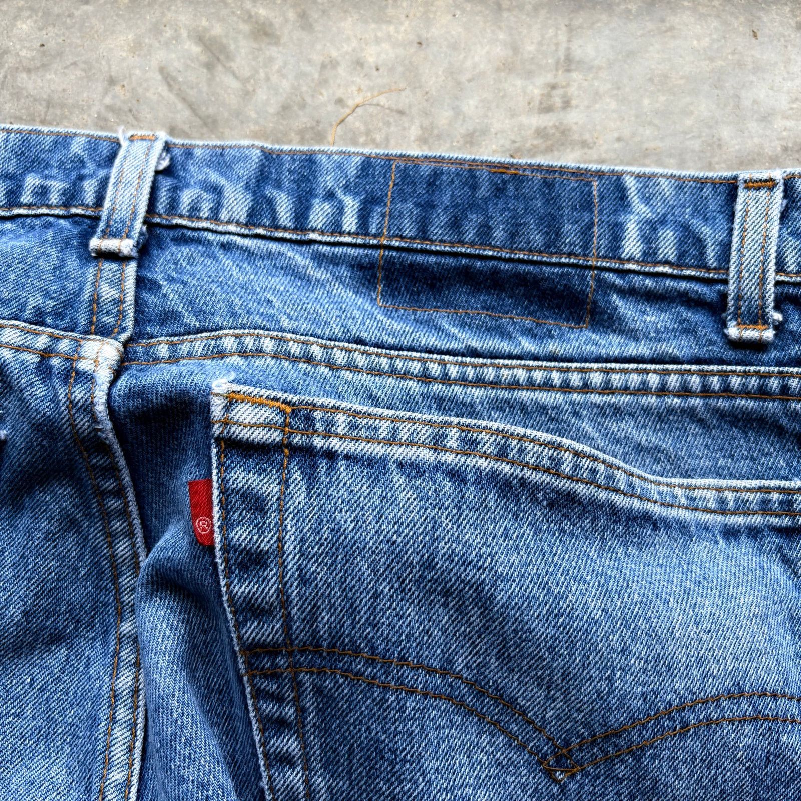 Levi's × Vintage Beautiful Vintage Levis Blue Jeans Size US 36 / EU 52 - 2 Thumbnail