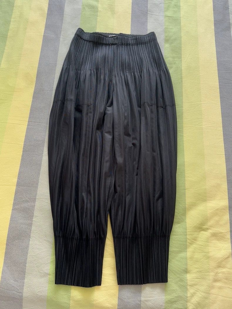Issey Miyake size:1 Black pleated pants
