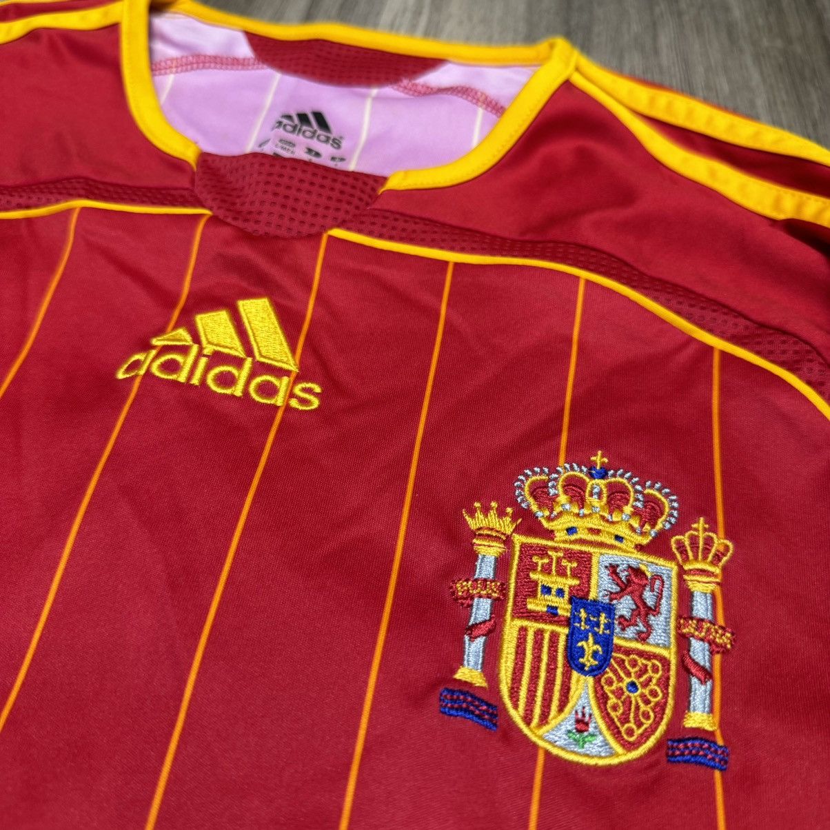 Adidas Spain World cup 2006 home shirt Size US S / EU 44-46 / 1 - 3 Thumbnail