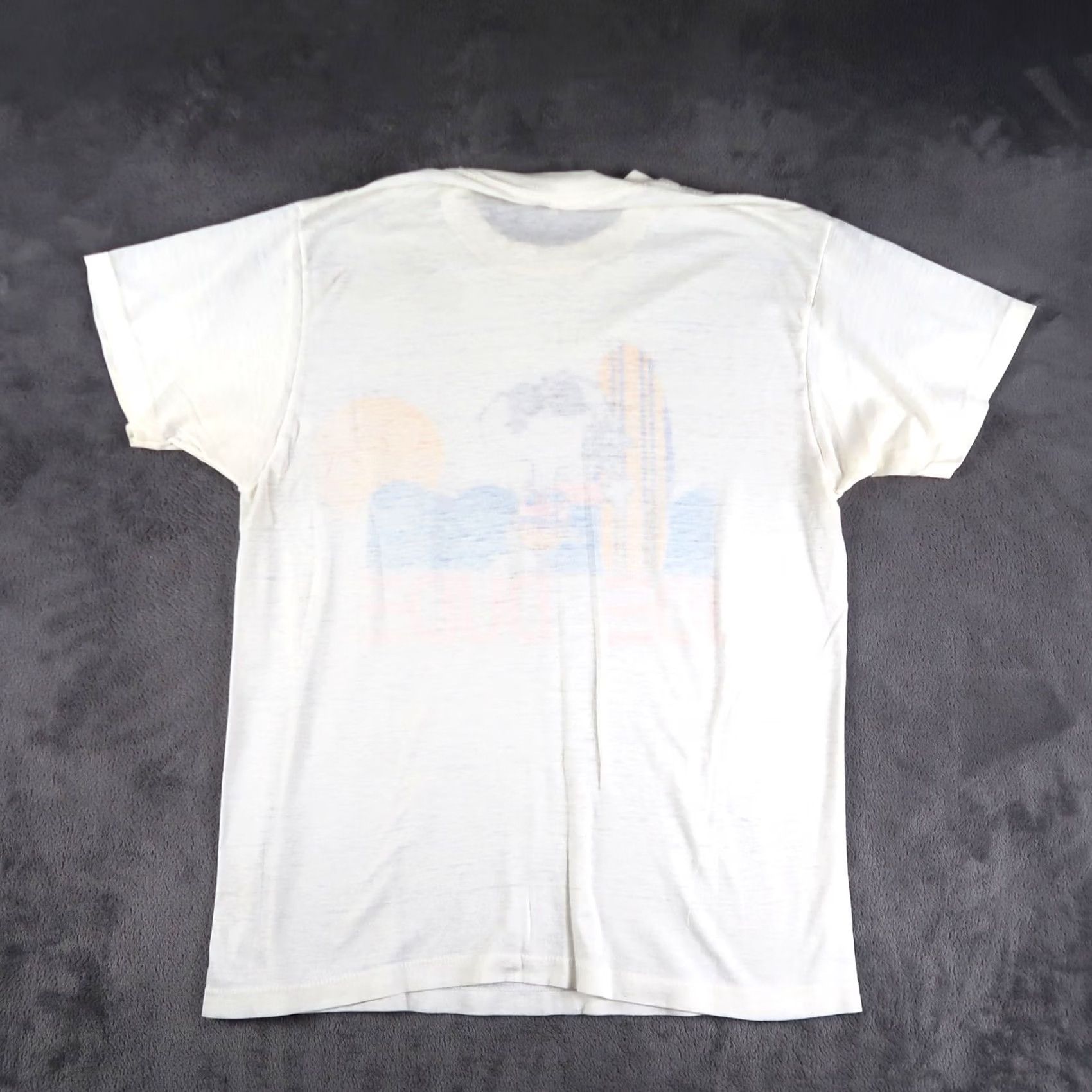 Peanuts Vintage Snoopy Joe Cool Surf L White T-Shirt Short Sleeve Mens L White Graphic Tee 1980s PEANUTS Size US L / EU 52-54 / 3 - 2 Thumbnail