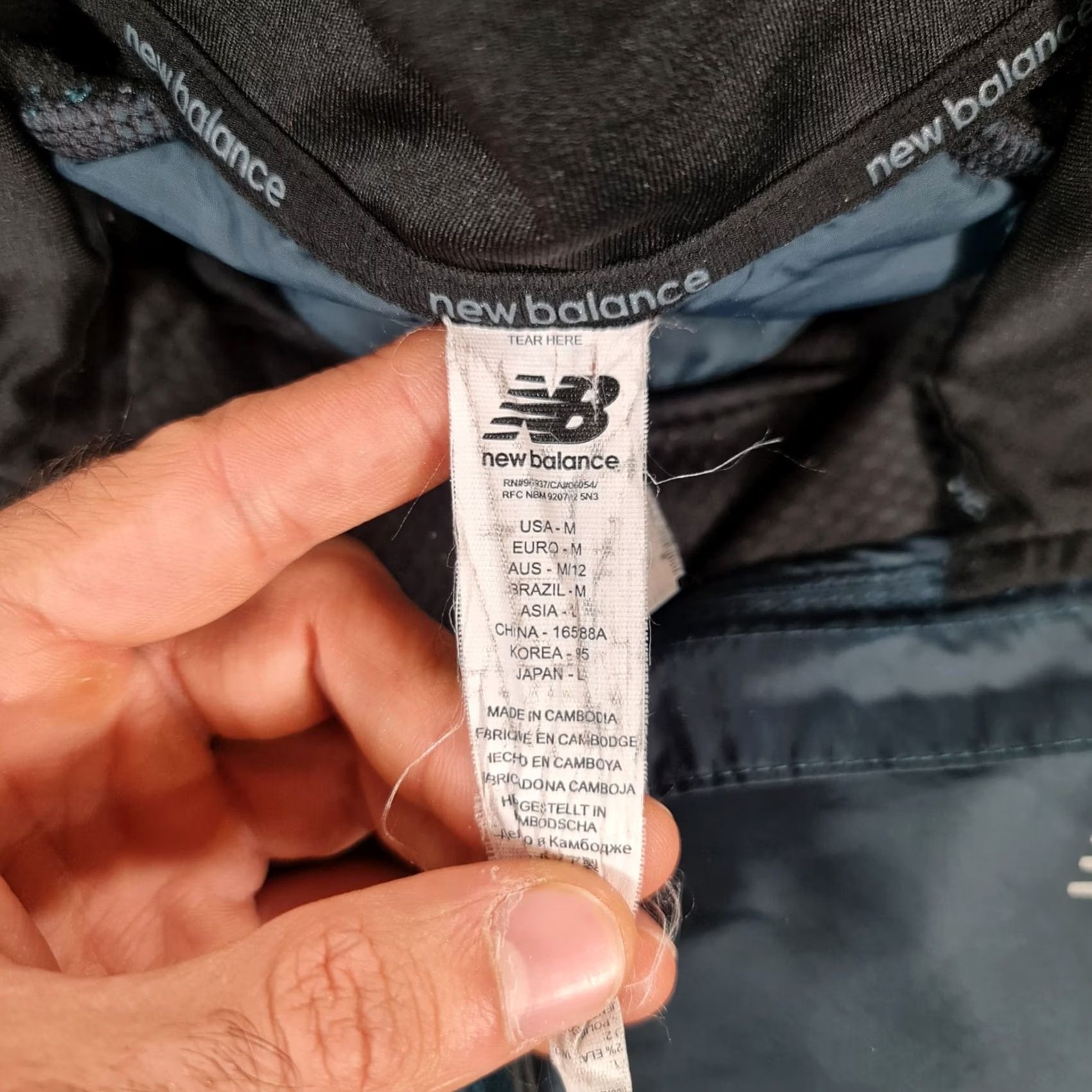 New Balance New Balance Womens Jacket Blue Black Medium 12 UK Full Zip Lightweight Jacket Womens, Activewear, 12 UK, Blue, Full Zip, Lightweight, Pockets Size M / US 6-8 / IT 42-44 - 4 Thumbnail