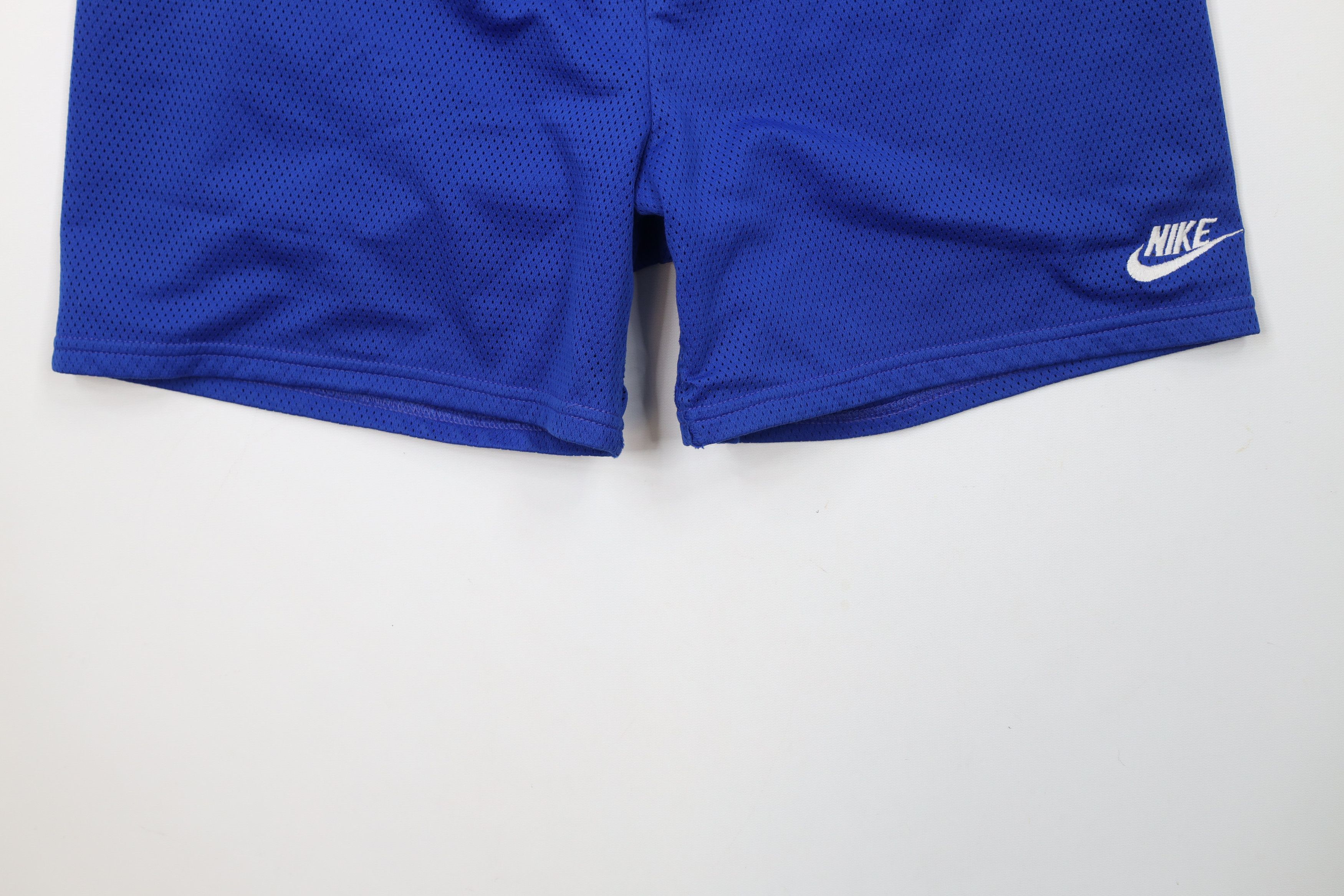 Vintage Vintage 90s Nike Travis Scott Mini Swoosh Above Knee Shorts Size US 34 / EU 50 - 4 Thumbnail
