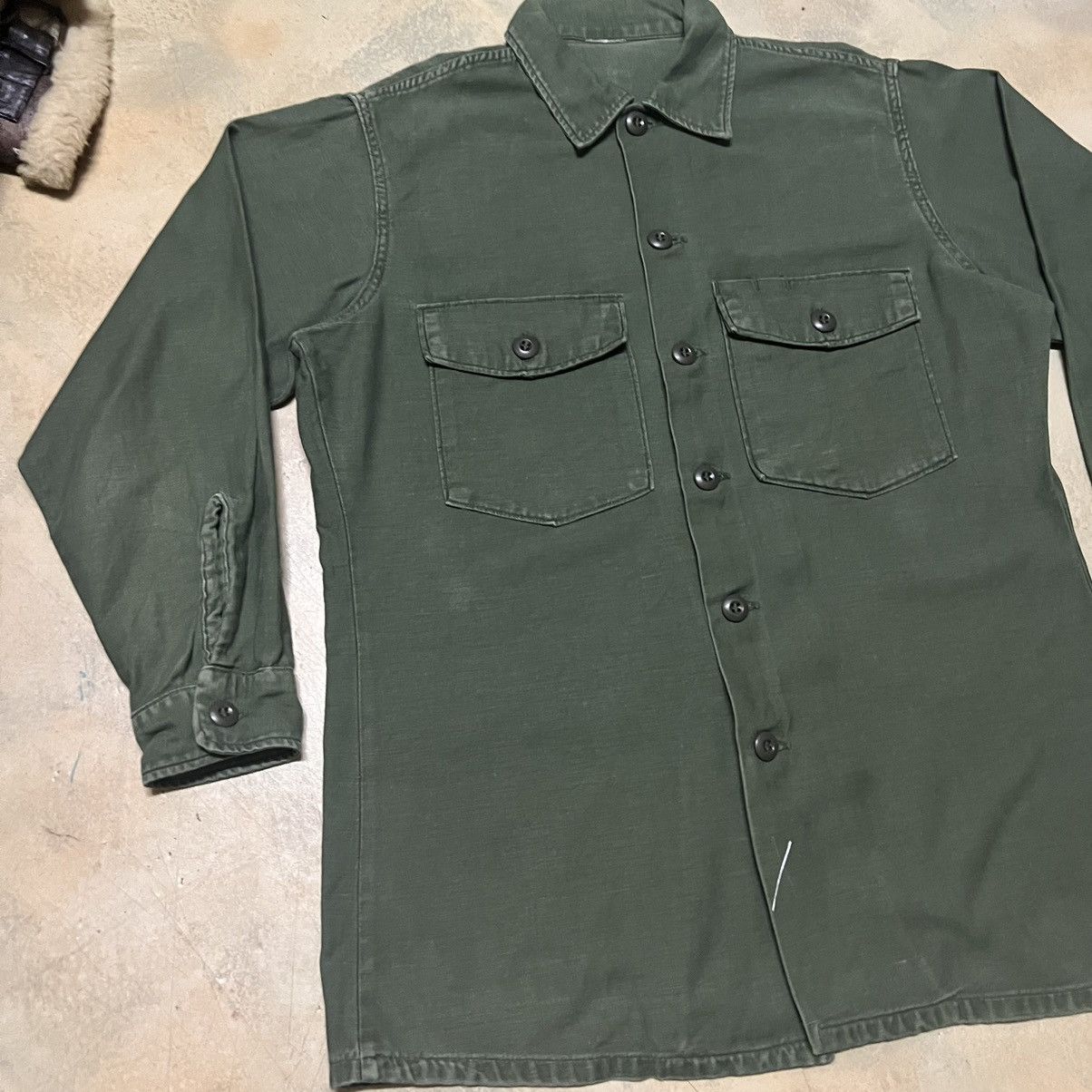 Vintage Vintage Military Army Issue Button Up Shirt Size US L / EU 52-54 / 3 - 4 Thumbnail