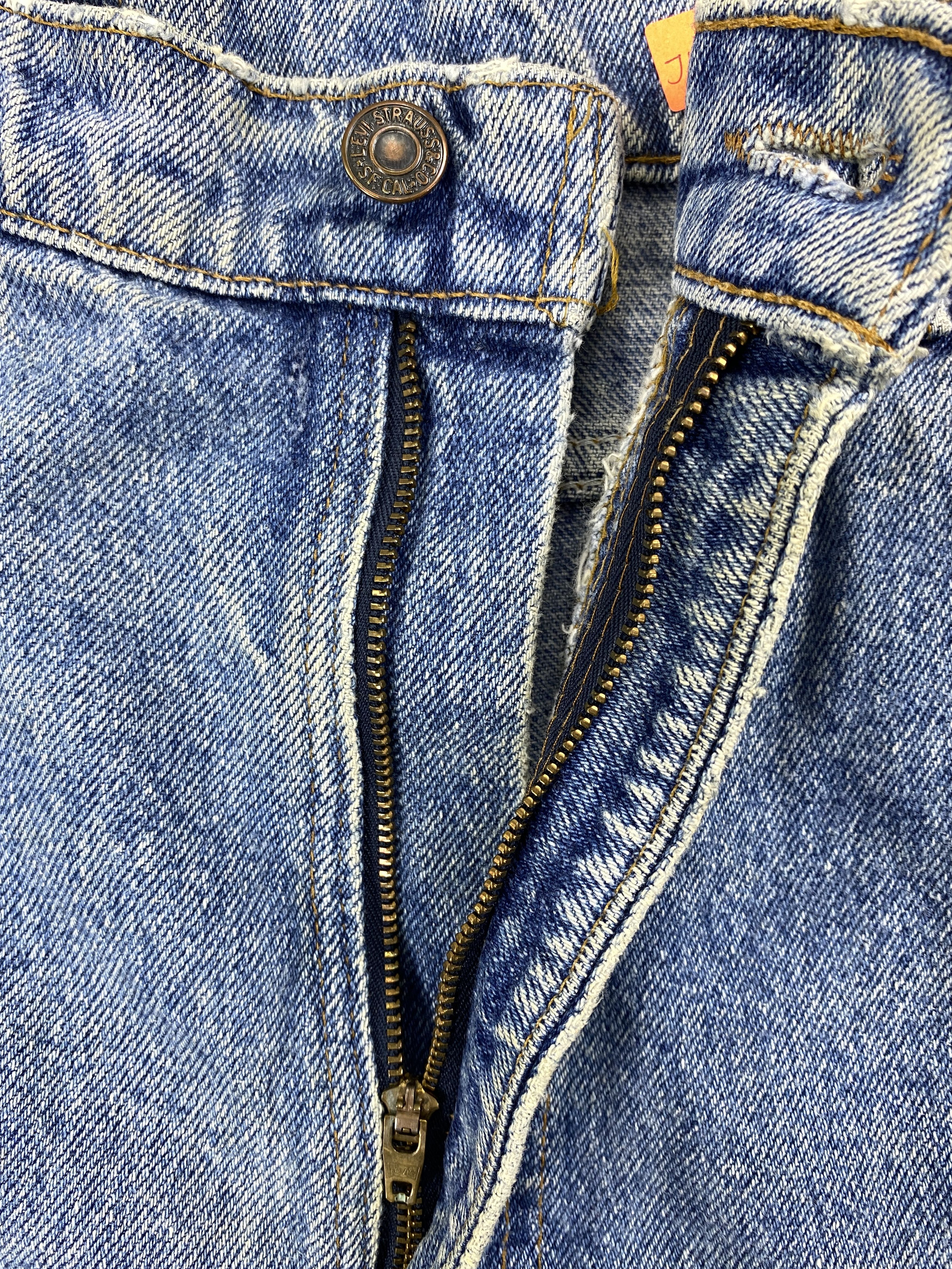 90s Blue Wash Vintage Levi's 550 USA 37x32 Denim -JN1294