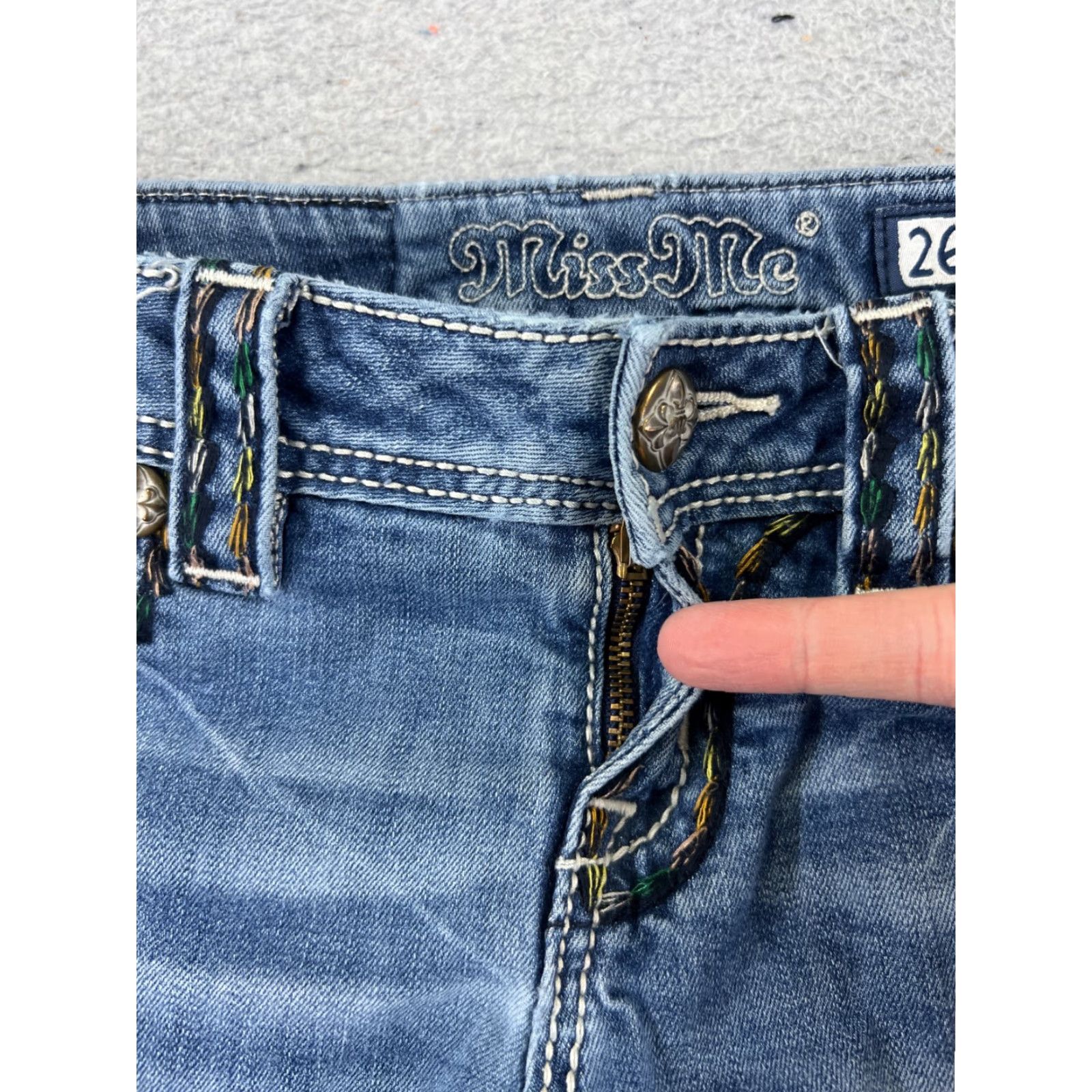 Miss Me VINTAGE Miss Me Shorts Womens Denim Blue 28x8 Jeans Embellished Bling Cotton Blend 5-Pocket Cut-Off Jeans Womens Cross 28 Mens? Size 28" / US 6 / IT 42 - 6 Thumbnail