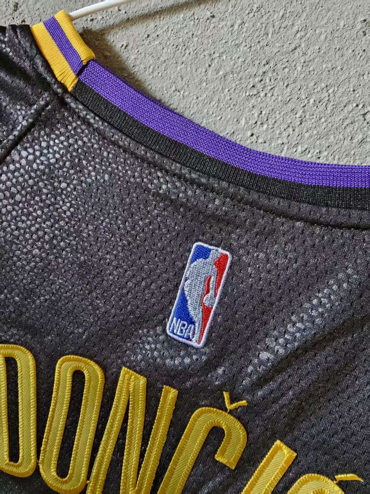 NBA Luka Dončić Jersey Los Angeles Lakers 77 Double Stitched Size US XXL / EU 58 / 5 - 6 Thumbnail