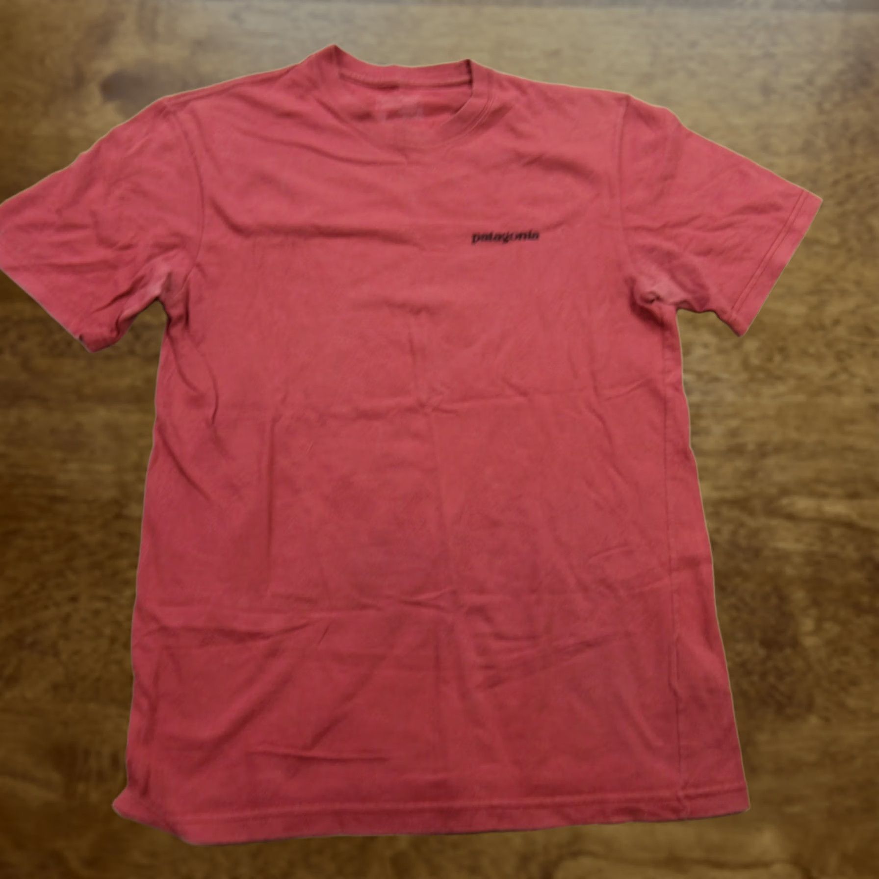 Patagonia Patagonia Shirt Womens XS Short Sleeve Crew Neck Lightweight Red Casual Shirt Size XS / US 0-2 / IT 36-38 - 1 Thumbnail