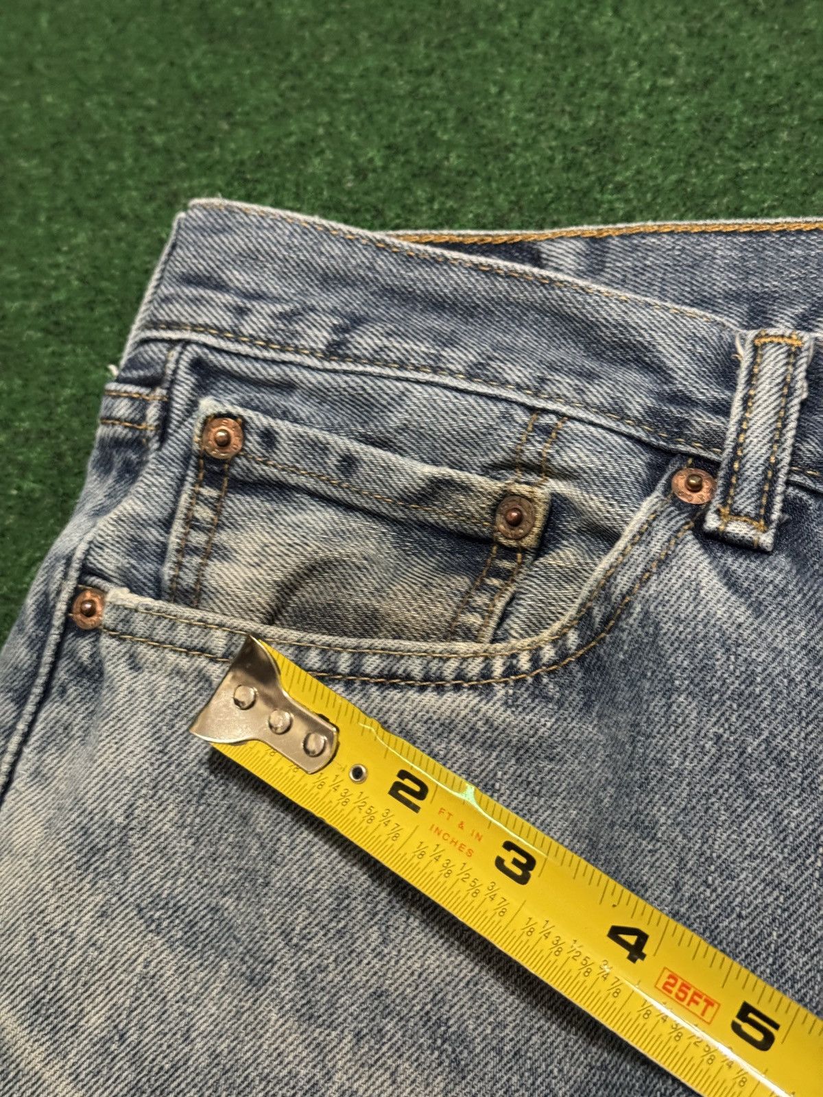 Levi's Y2K Levi Cutoff Jorts Regular Fit Grunge Skater Denim Shorts Size US 33 - 9 Thumbnail