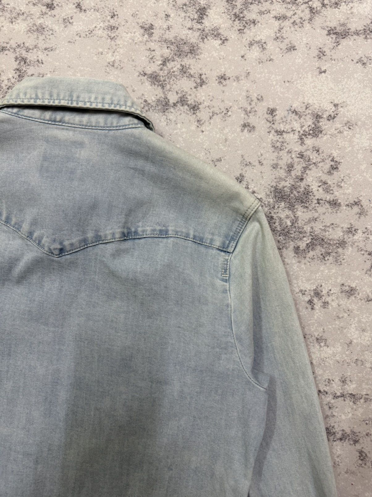 Levi's LEVI’S CLASSIC FIT SNAP BUTTON DENIM JEANS SHIRT Size XS / US 0-2 / IT 36-38 - 14 Thumbnail
