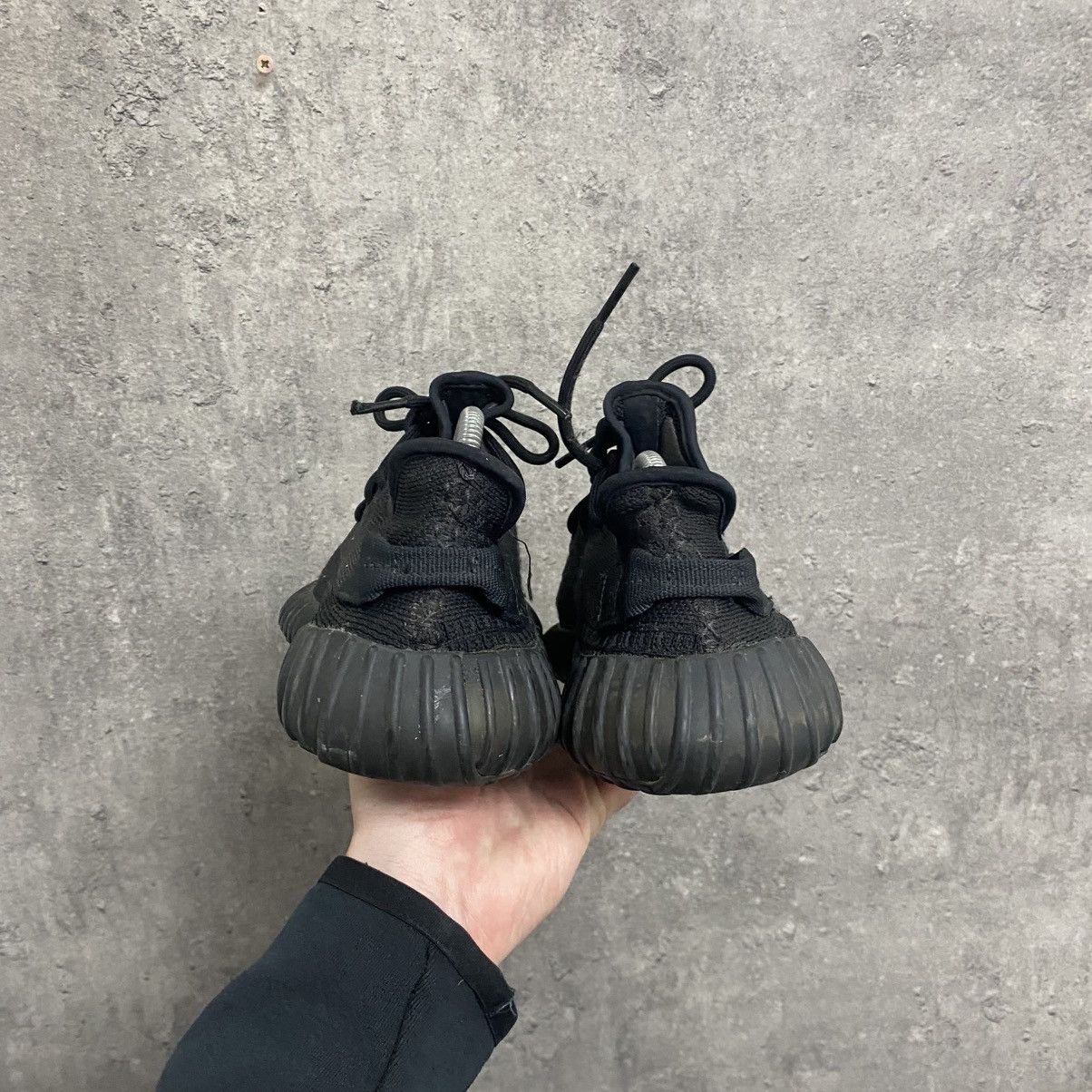 Adidas Adidas Yeezy Boost 350 V2 Onyx Size 7 Size US 7 / EU 40 - 5 Thumbnail