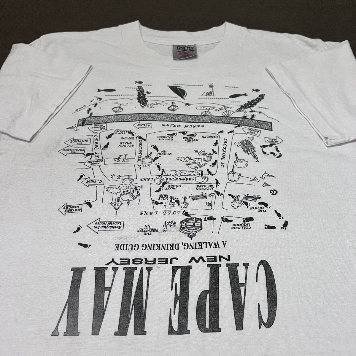 Vintage Vintage 90s CAPE MAY NEW JERSEY a walking drinking guide Tee Size US M / EU 48-50 / 2 - 1 Thumbnail