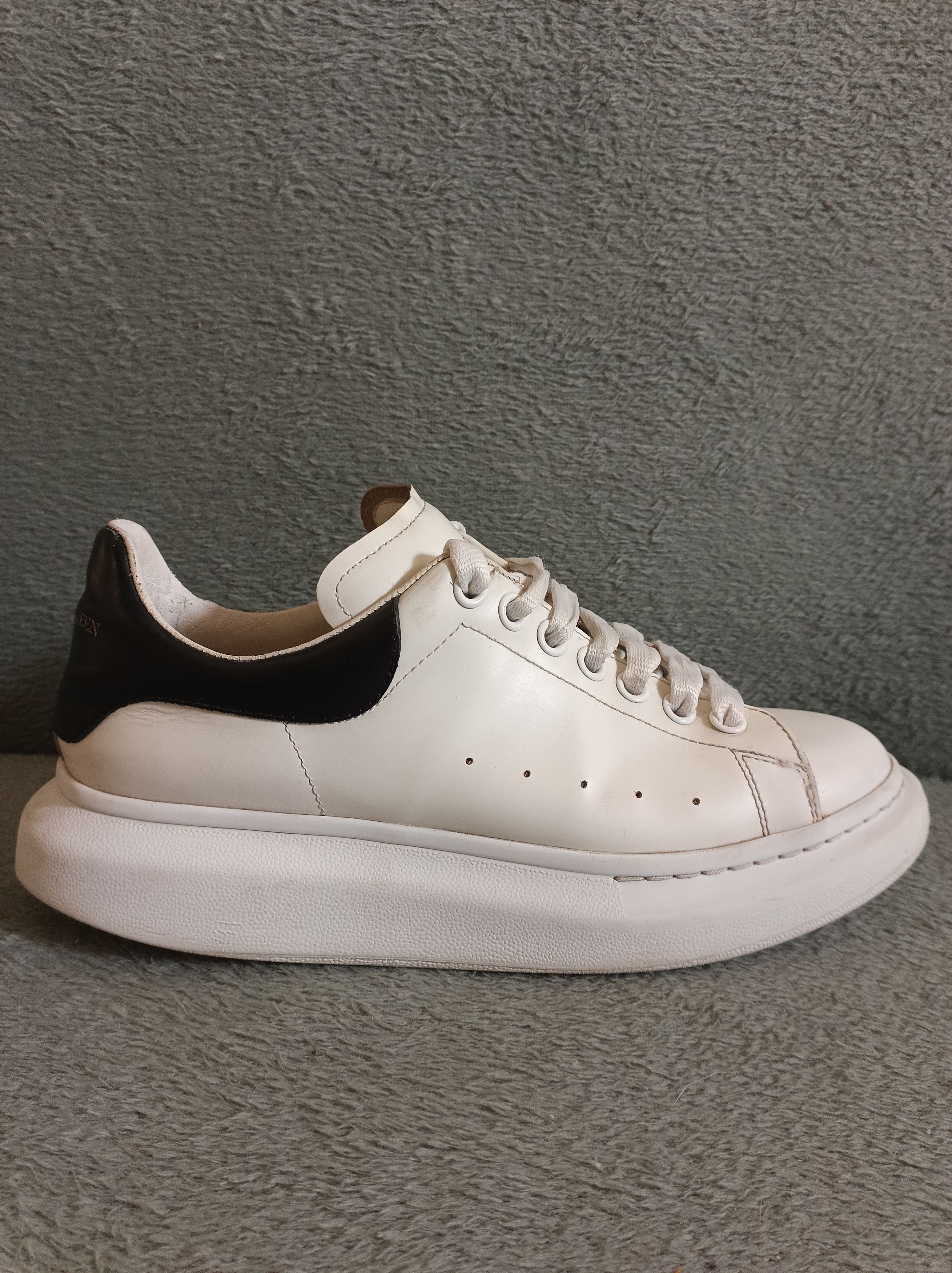 Alexander McQueen Alexander McQueen Oversized Leather Sneakers EU41 Size US 7.5 / EU 40-41 - 4 Thumbnail