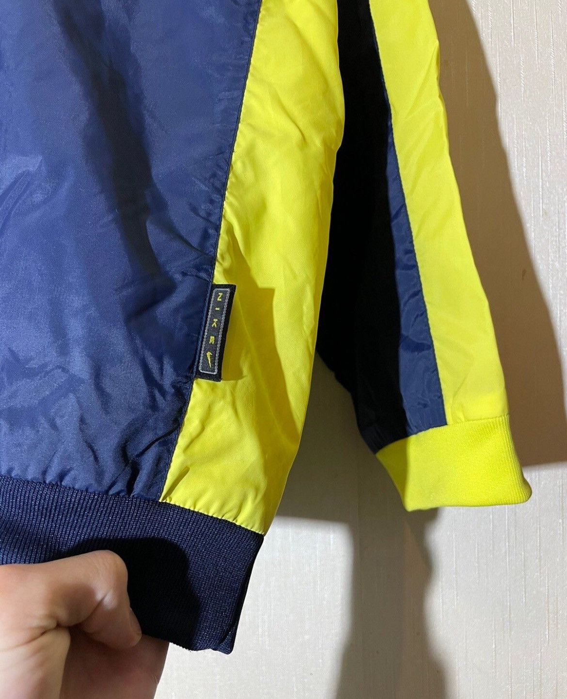 Nike × Vintage Nike nylone vintage streetwear sweatshirt Size US L / EU 52-54 / 3 - 6 Thumbnail