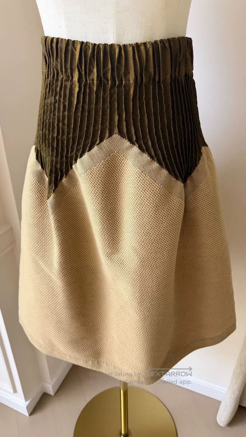 Issey Miyake Issey Miyake Beige Midi Skirt Size 25" / US 0 / IT 36 - 1 Thumbnail