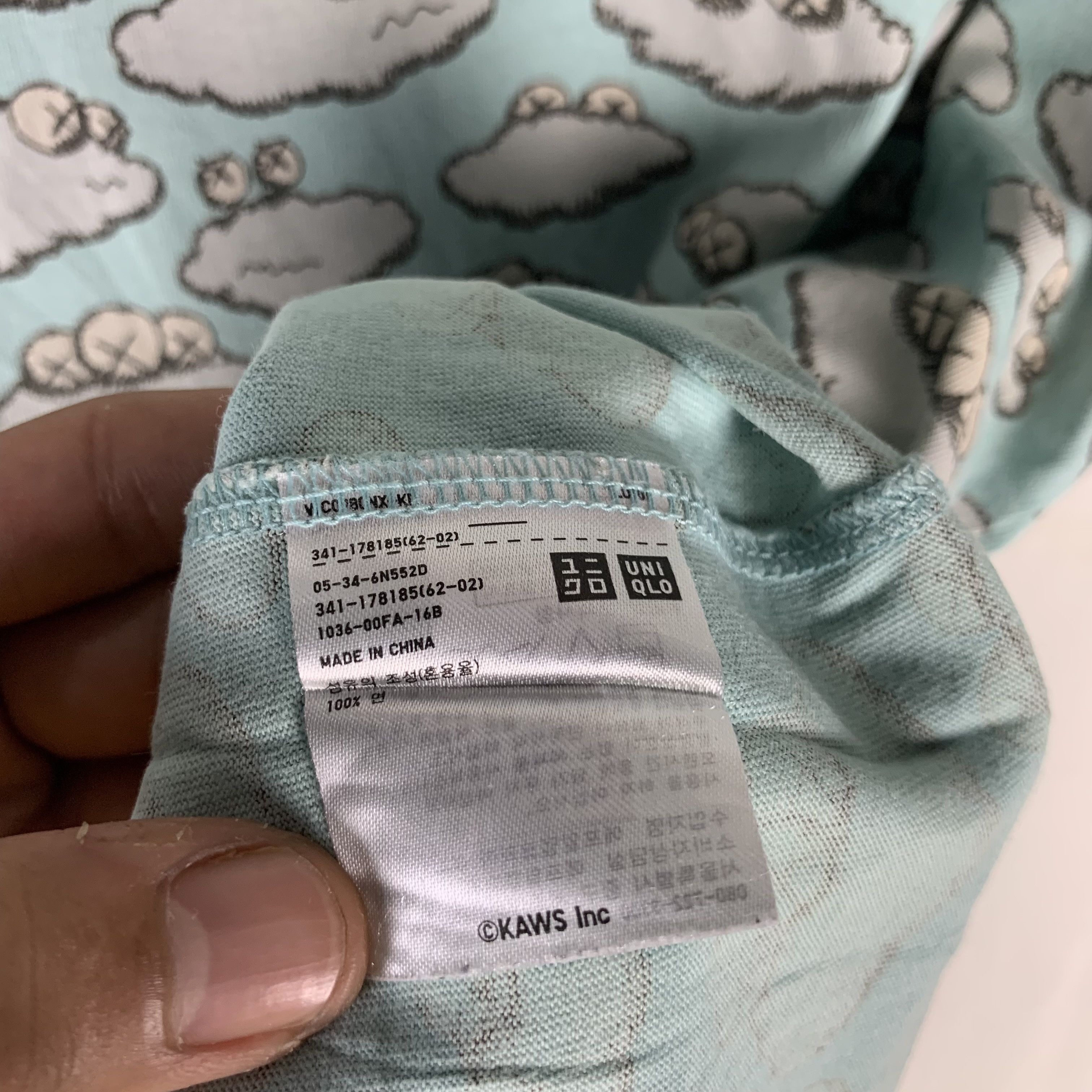 Kaws × Uniqlo Kaws Cloud Over Print Tshirt Size US M / EU 48-50 / 2 - 3 Thumbnail