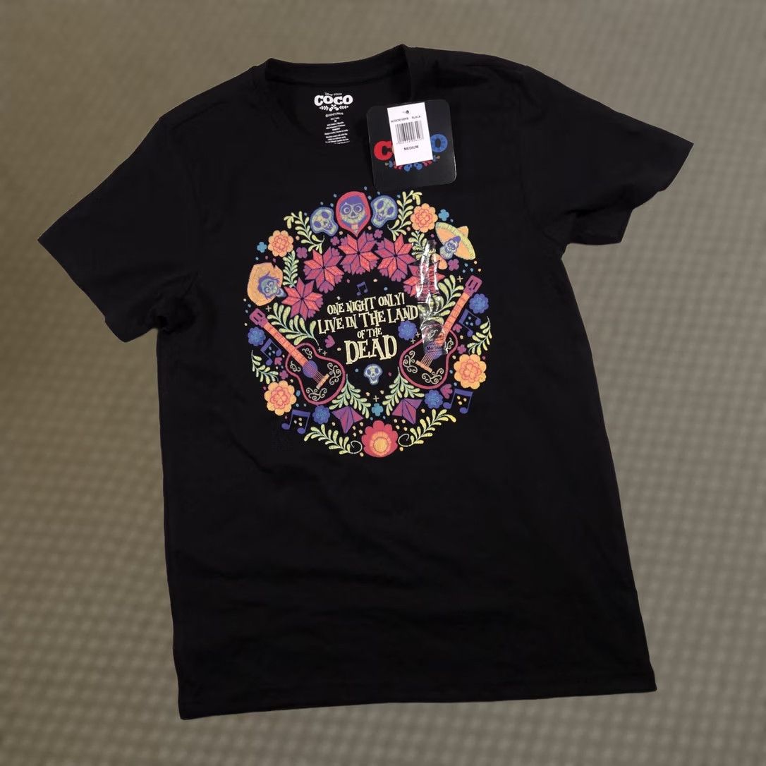 Disney VINTAGE Disney Pixar COCO Shirt Adult Medium Black One Night Only Land of the Dead Tee Size US M / EU 48-50 / 2 - 1 Thumbnail