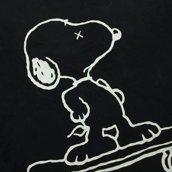 Kaws × Peanuts × Uniqlo Kaws x Peanuts Sweatshirt By Uniqlo 🎌 Size US S / EU 44-46 / 1 - 1 Thumbnail