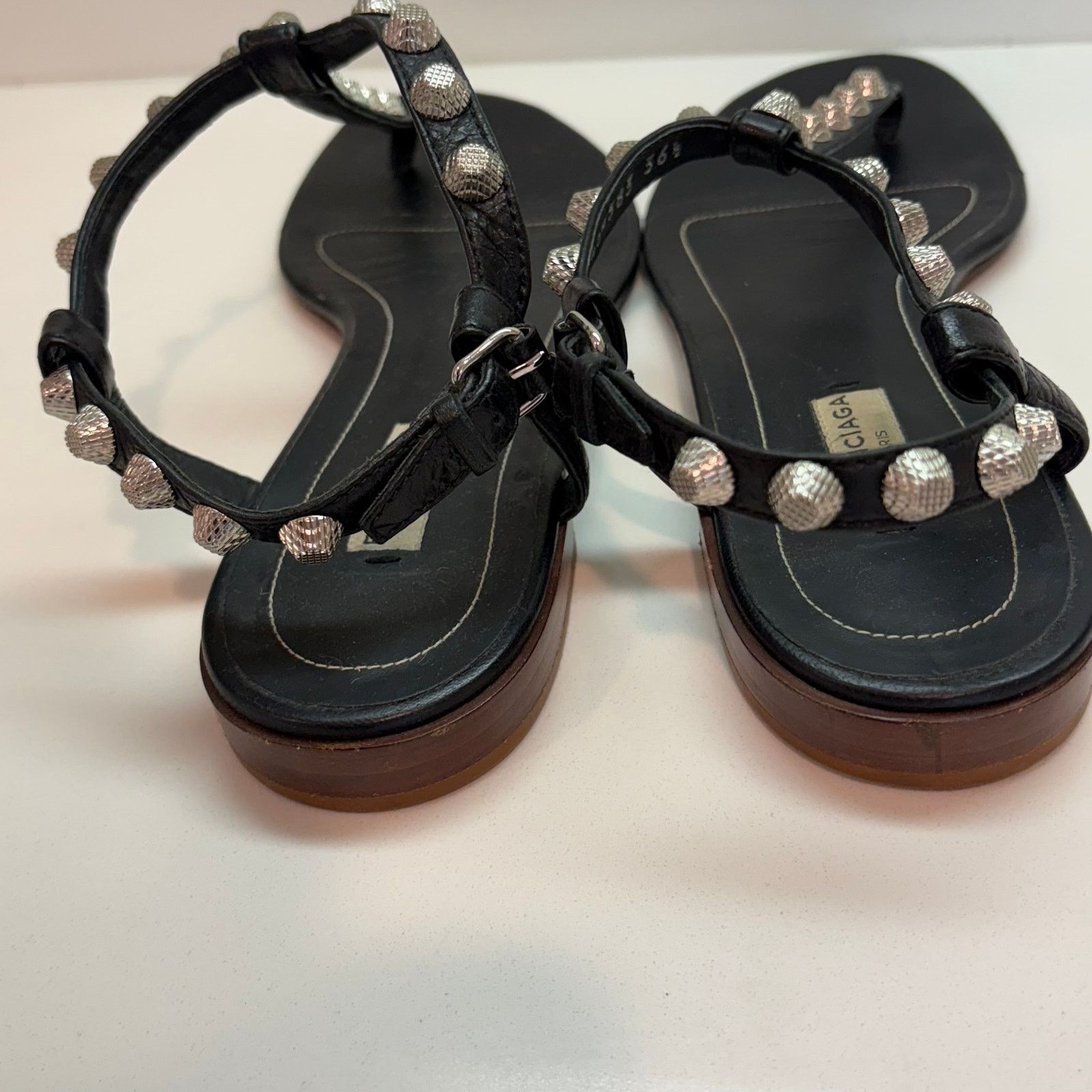 Balenciaga Balenciaga Black Leather Arena Studded Flat Sandals 38.5 8 Size US 8.5 / IT 38.5 - 8 Thumbnail
