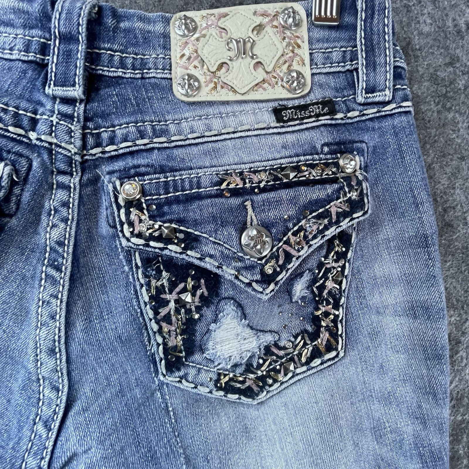 Miss Me Miss Me Jeans Women 27 Mid Easy Cropped Flap Rhinestones Y2K Size 27" / US 4 / IT 40 - 2 Thumbnail