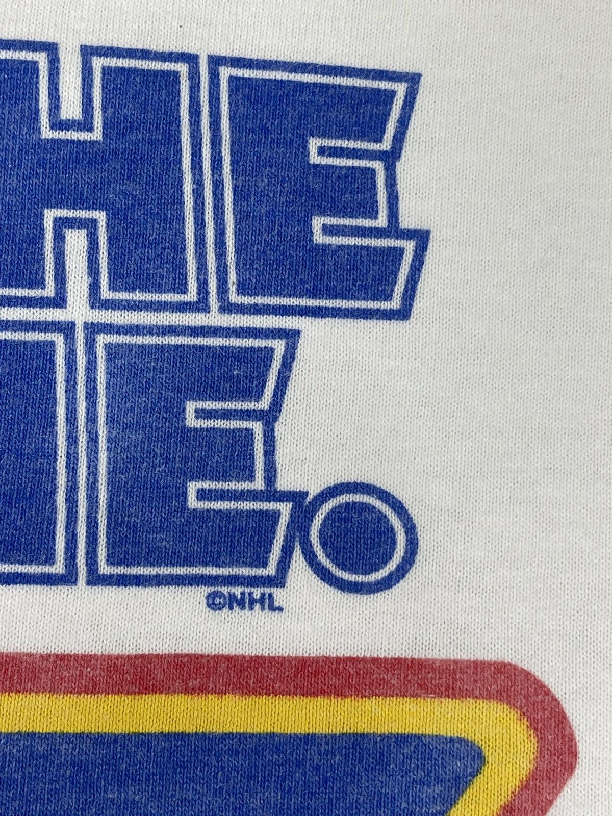 NHL 90s VINTAGE WAYNE GRETZKY AUTOGRAPHED ON STARTER NHL TEE Size US L / EU 52-54 / 3 - 5 Thumbnail