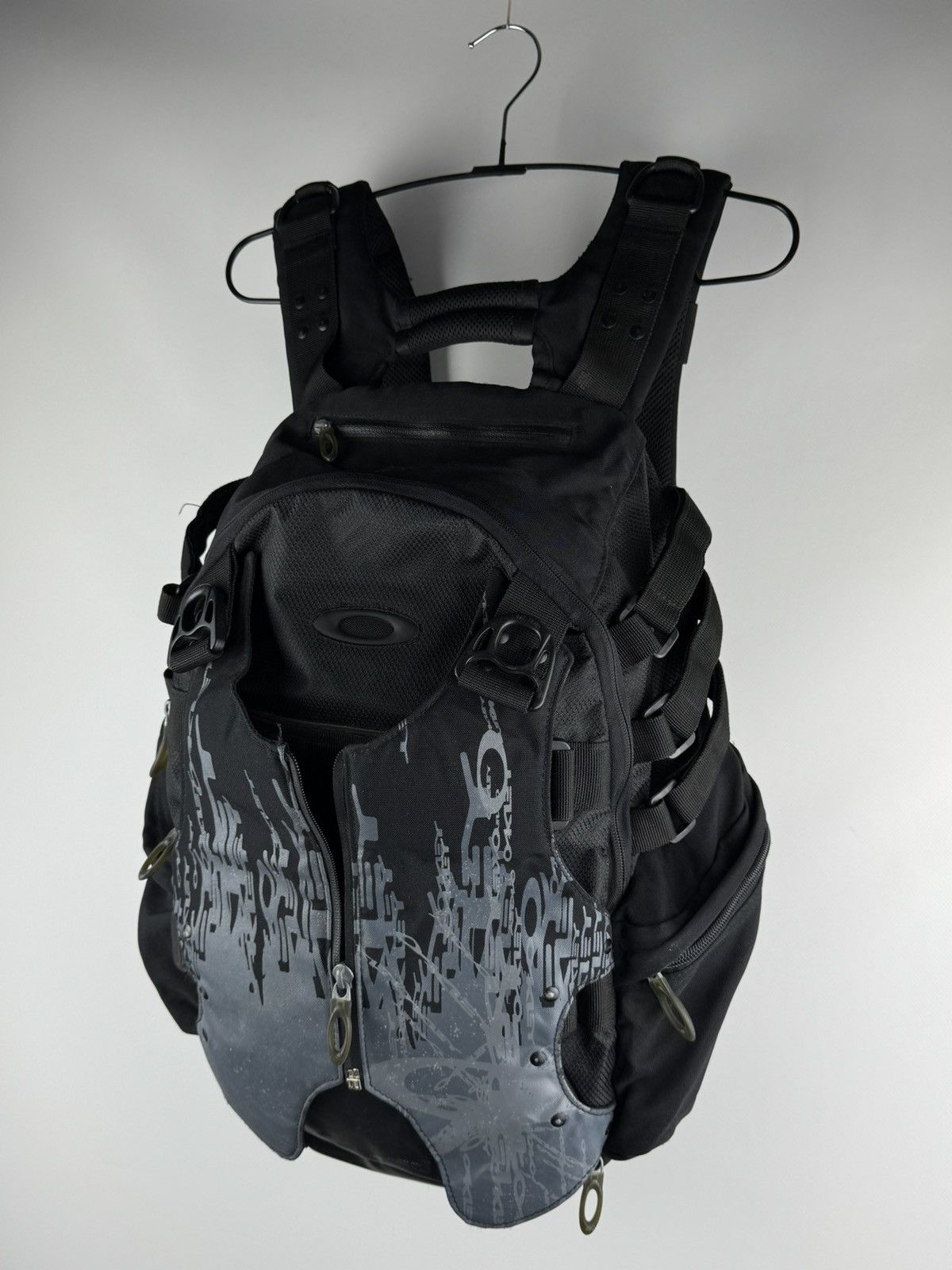 Oakley Vintage 00s Oakley Icon 2.0 Tactical Field Gear Graphic Edt Size ONE SIZE - 2 Thumbnail