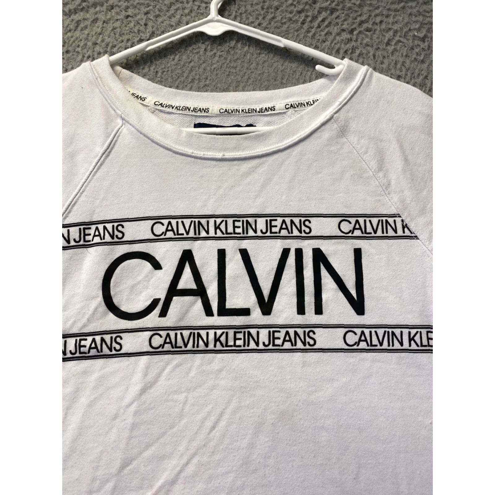 Calvin Klein Calvin Klein Jeans Cropped Sweatshirt Women L White Pullover 98-43 Size L / US 10 / IT 46 - 2 Thumbnail