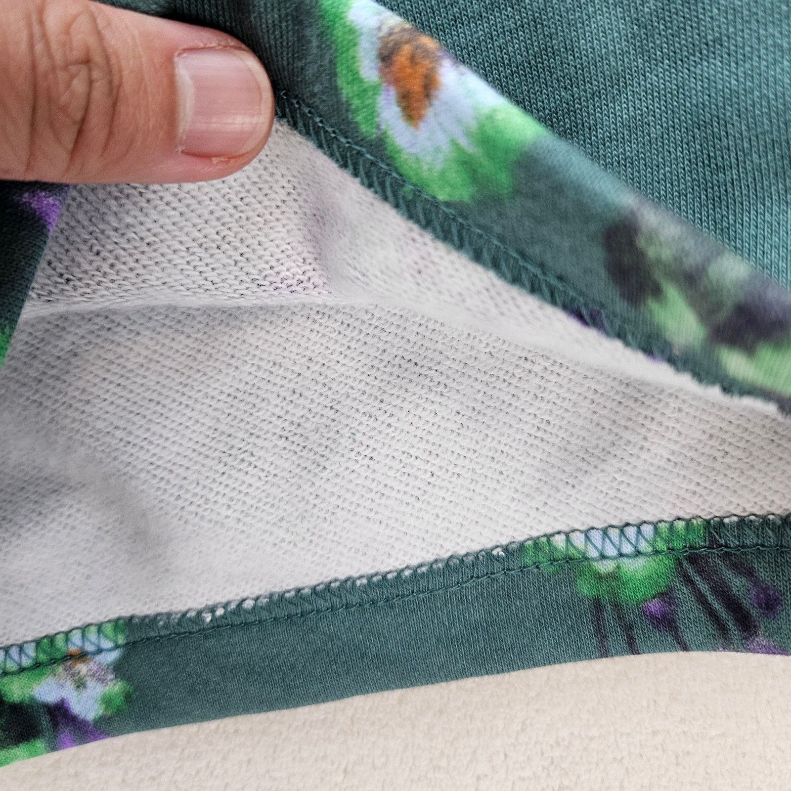 Nike NIKE SPORTSWEAR CLUB GIRLS LARGE FRENCH TERRY SHORTS GREEN Size 26" / US 2 / IT 38 - 5 Thumbnail