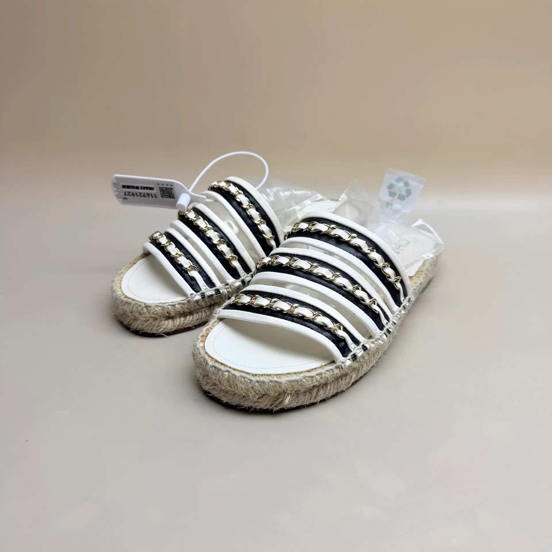 Chanel CHANEL Black & White Chain CC Slippers 36 Size US 5.5 / IT 35.5 - 1 Thumbnail