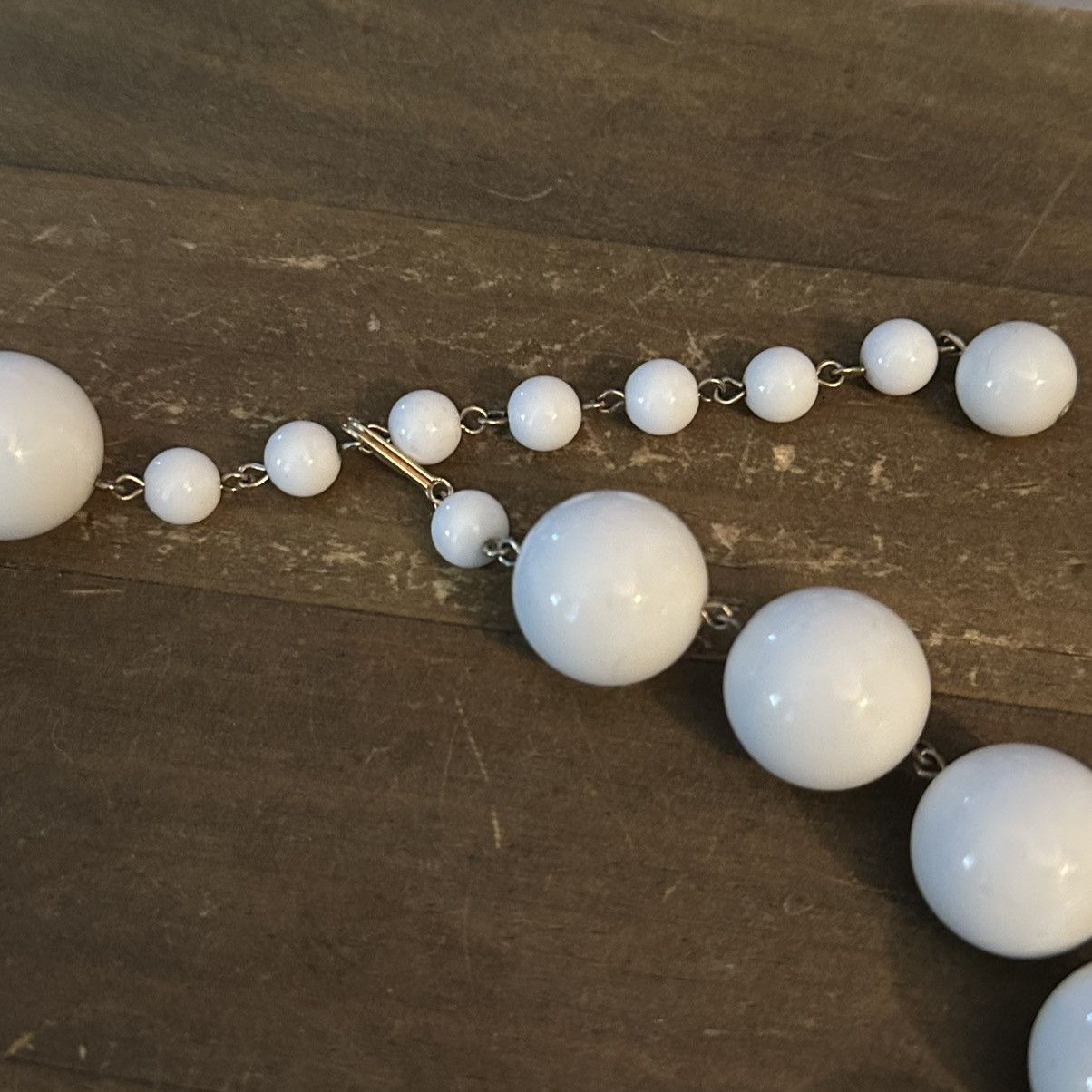 Vintage Vintage white chunky lucite bead choker necklace Size ONE SIZE - 3 Thumbnail