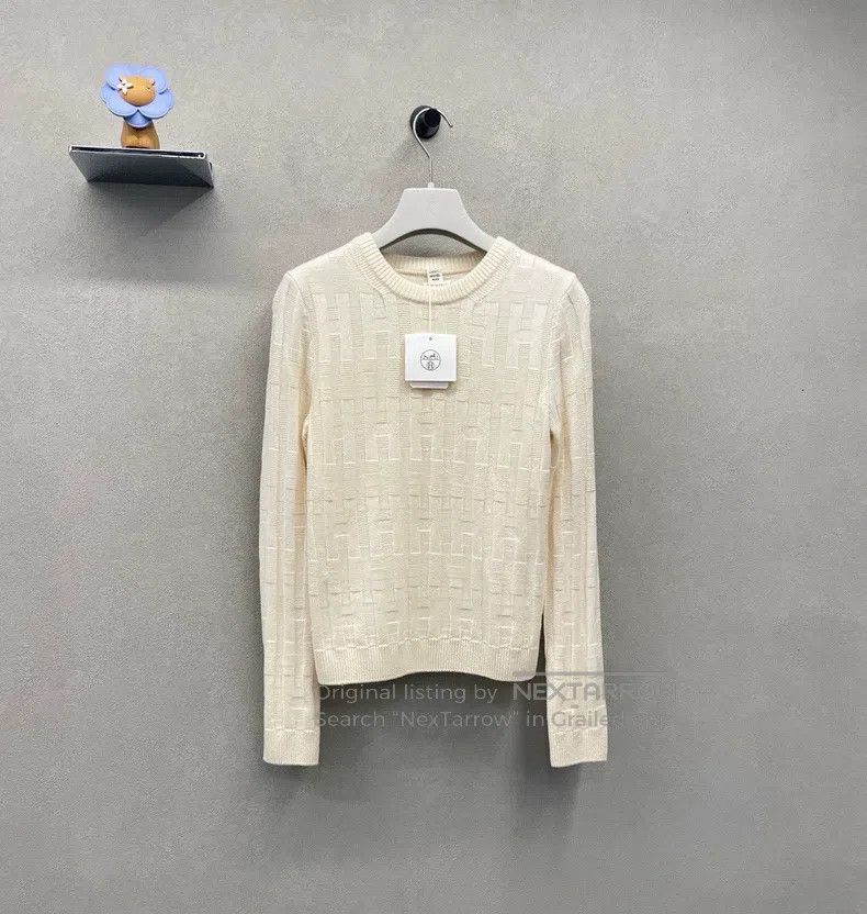 Hermes White 100% pure wool sweater