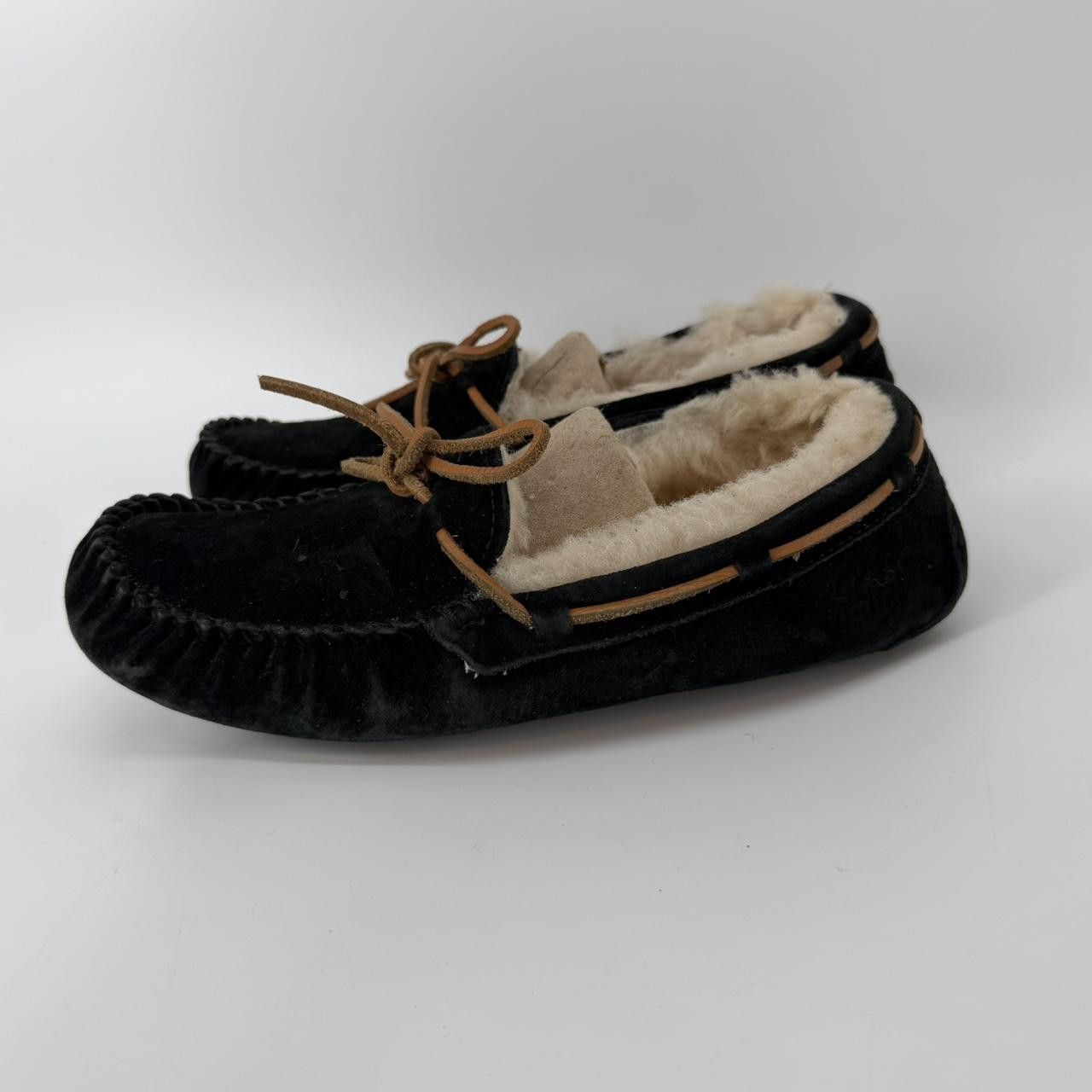 Ugg UGG Dakota Moccasin Slippers Black w/Brown Ties | EUC | 8 Size US 8 / IT 38 - 2 Thumbnail