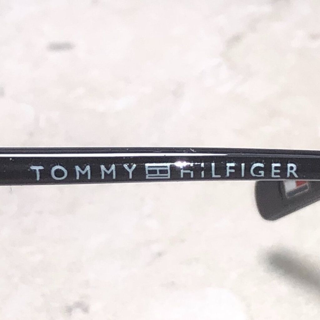 Tommy Hilfiger Tommy Hilfiger Oversized Black & Gold Sunglasses Size ONE SIZE - 5 Thumbnail