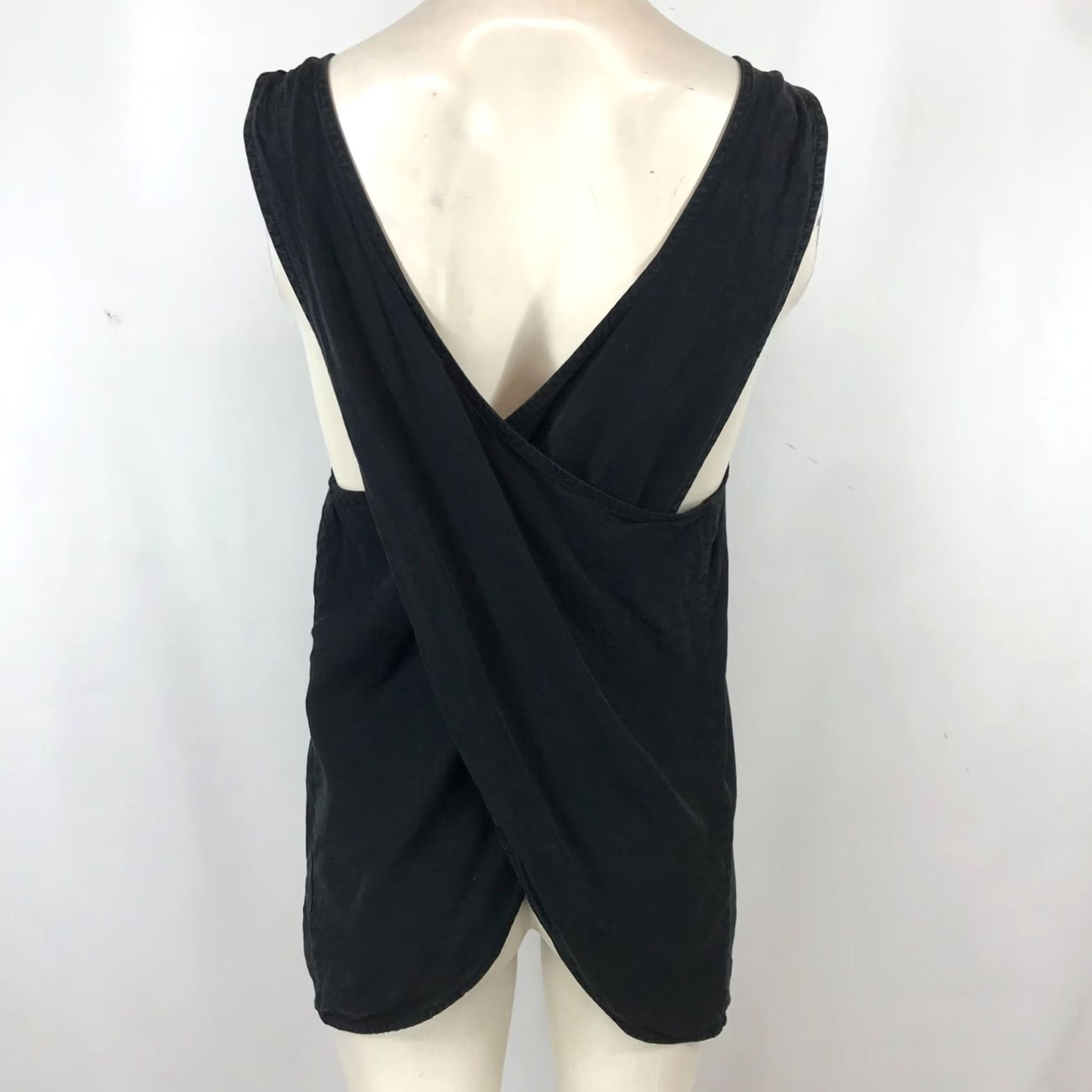 Vintage 10 TREE- WOMEN'S XL BLACK SLEEVELESS ROUND NECK TENCEL TOP Size XL / US 12-14 / IT 48-50 - 5 Thumbnail