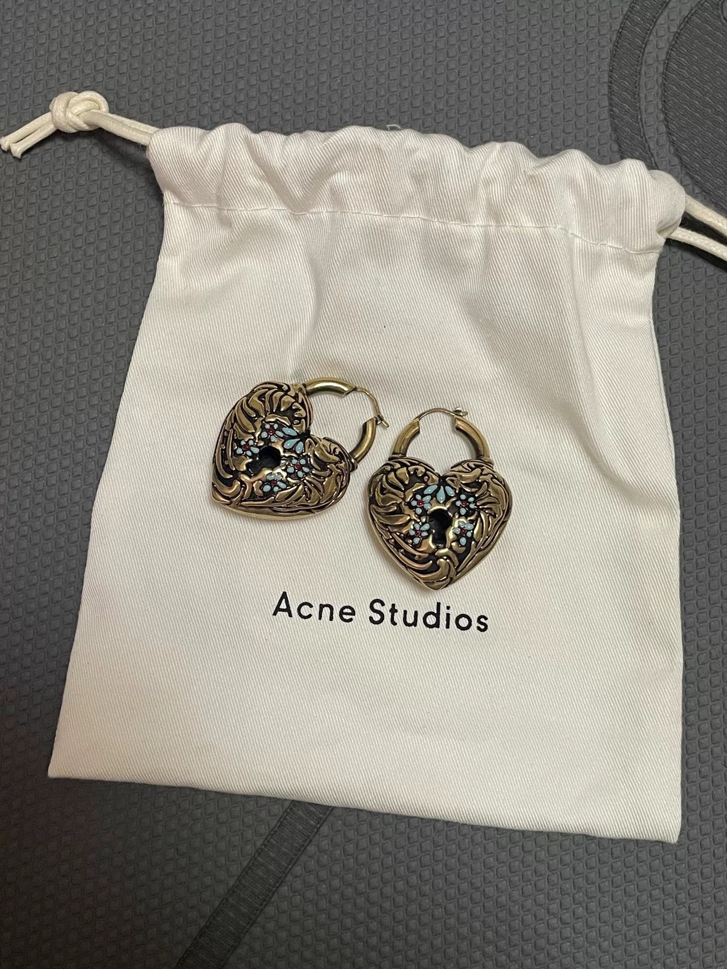 Acne Studios Acne Studios Heart Lock Earrings Size ONE SIZE - 1 Thumbnail