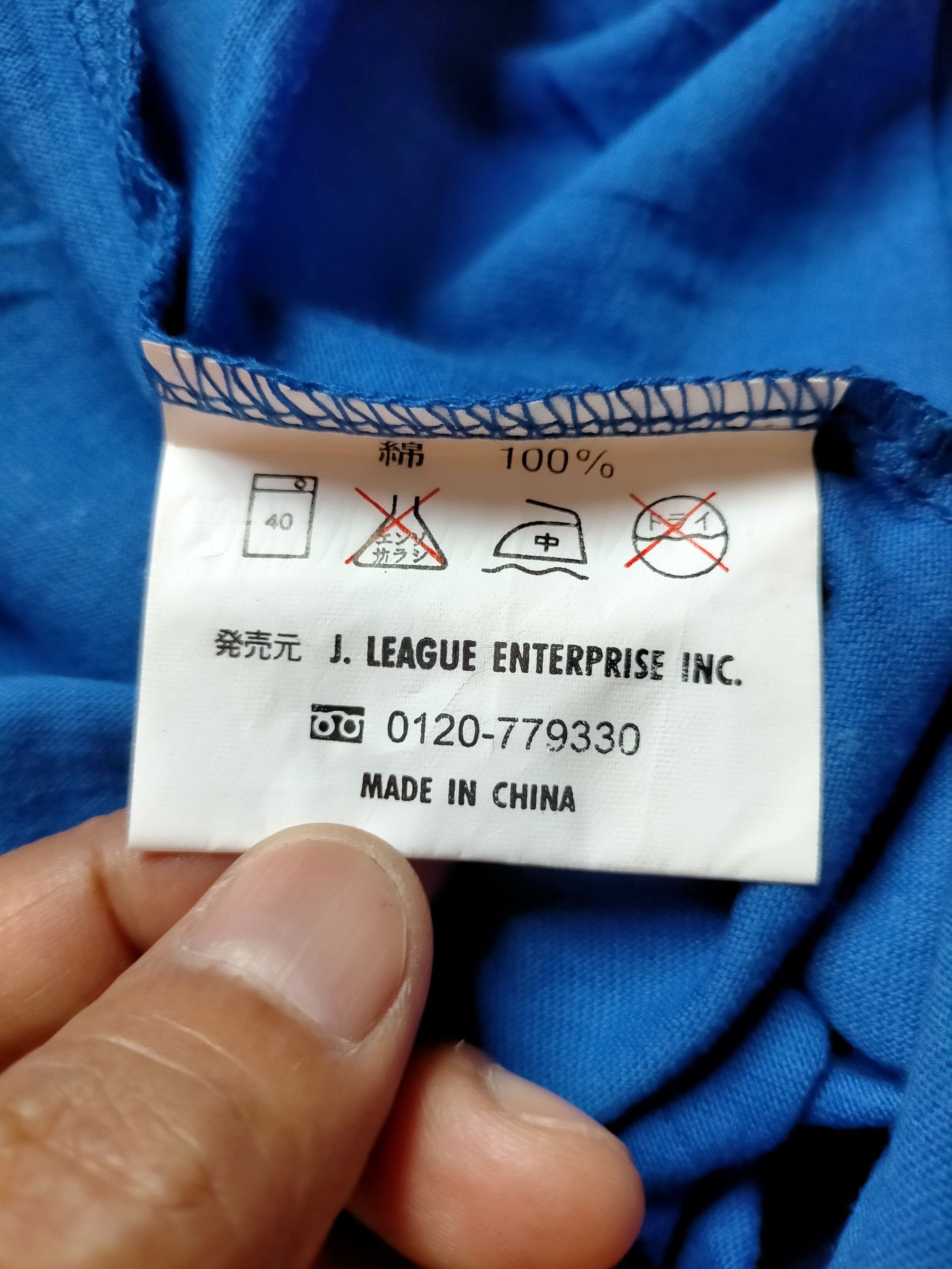 Japanese Brand Vintage 1996 T- shirt Football Japan Size US L / EU 52-54 / 3 - 9 Thumbnail