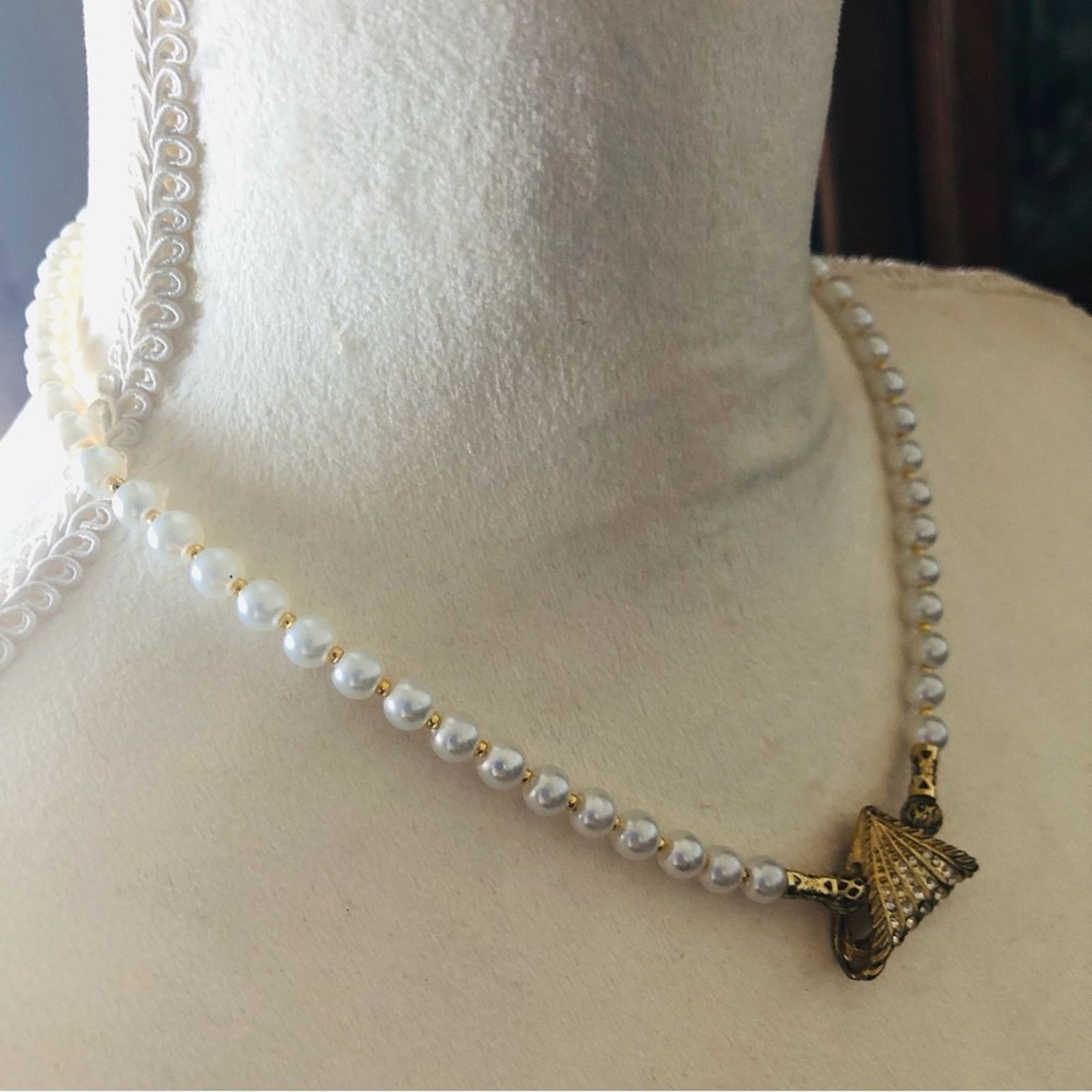 Handmade Handcrafted repurpose rhinestone pendant Pearl necklace Size ONE SIZE - 4 Thumbnail